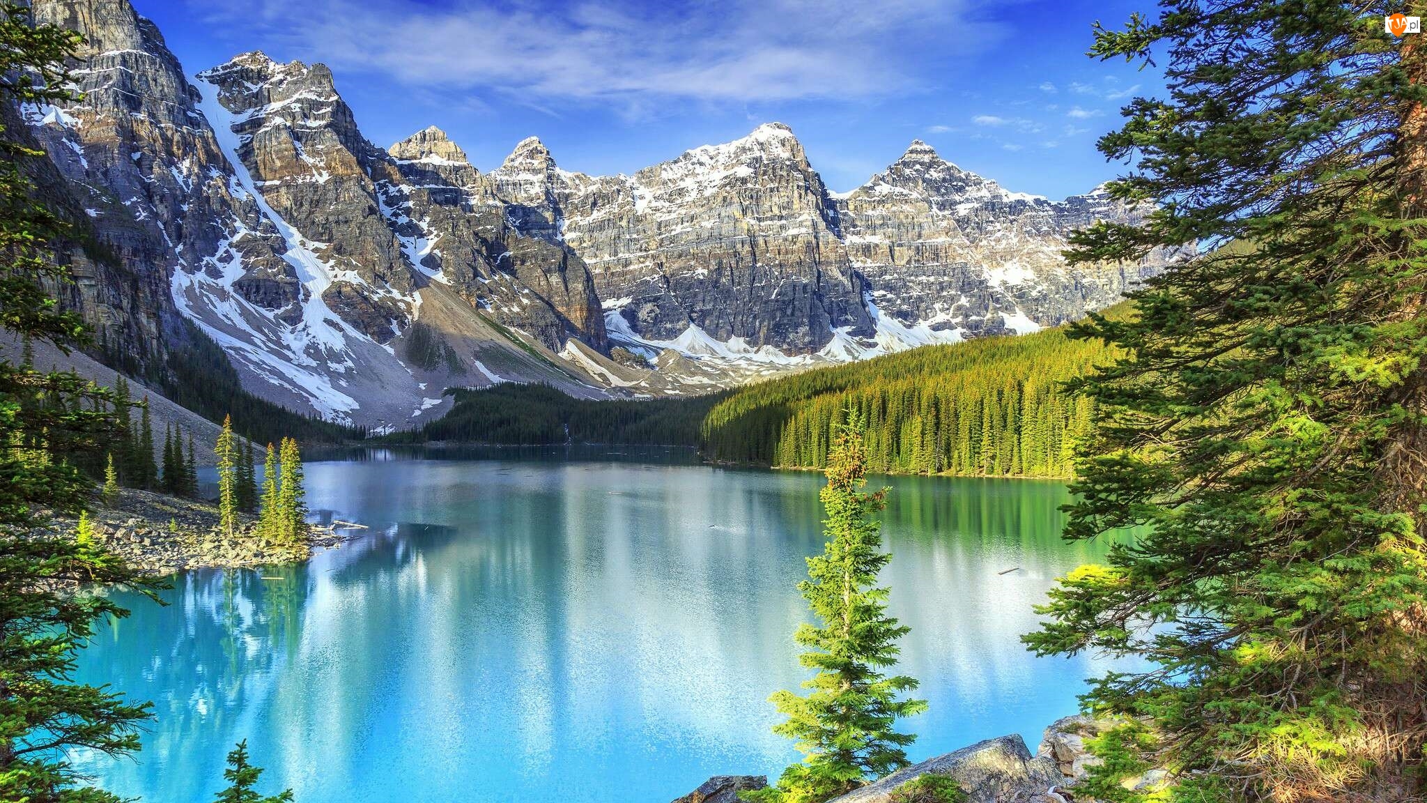Jezioro Moraine Lake, Kanada, Dolina Valley of the Ten Peaks, Góry, Prowincja Alberta, Dolina Dziesięciu Szczytów, Drzewa, Park Narodowy Banff