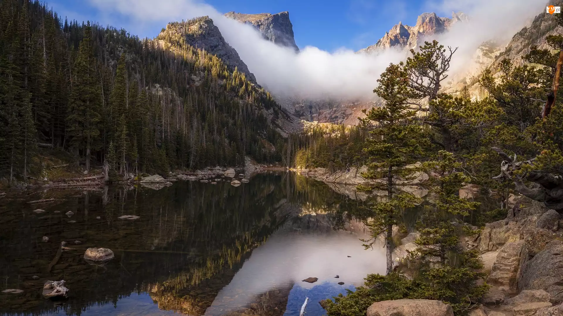 Park Narodowy Gór Skalistych, Góry, Jezioro, Kolorado, Chmury, Dream Lake, Stany Zjednoczone, Drzewa