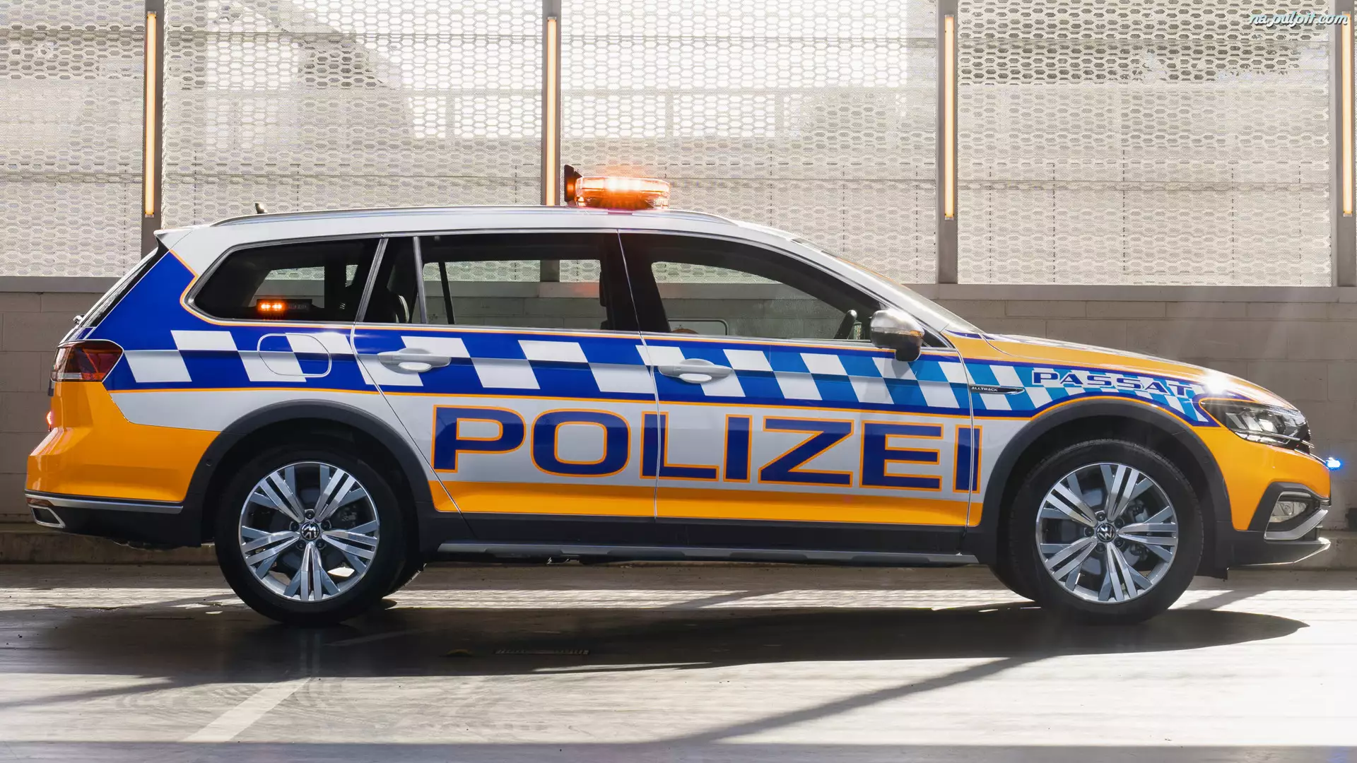 Policjyjny, Volkswagen Passat Alltrack