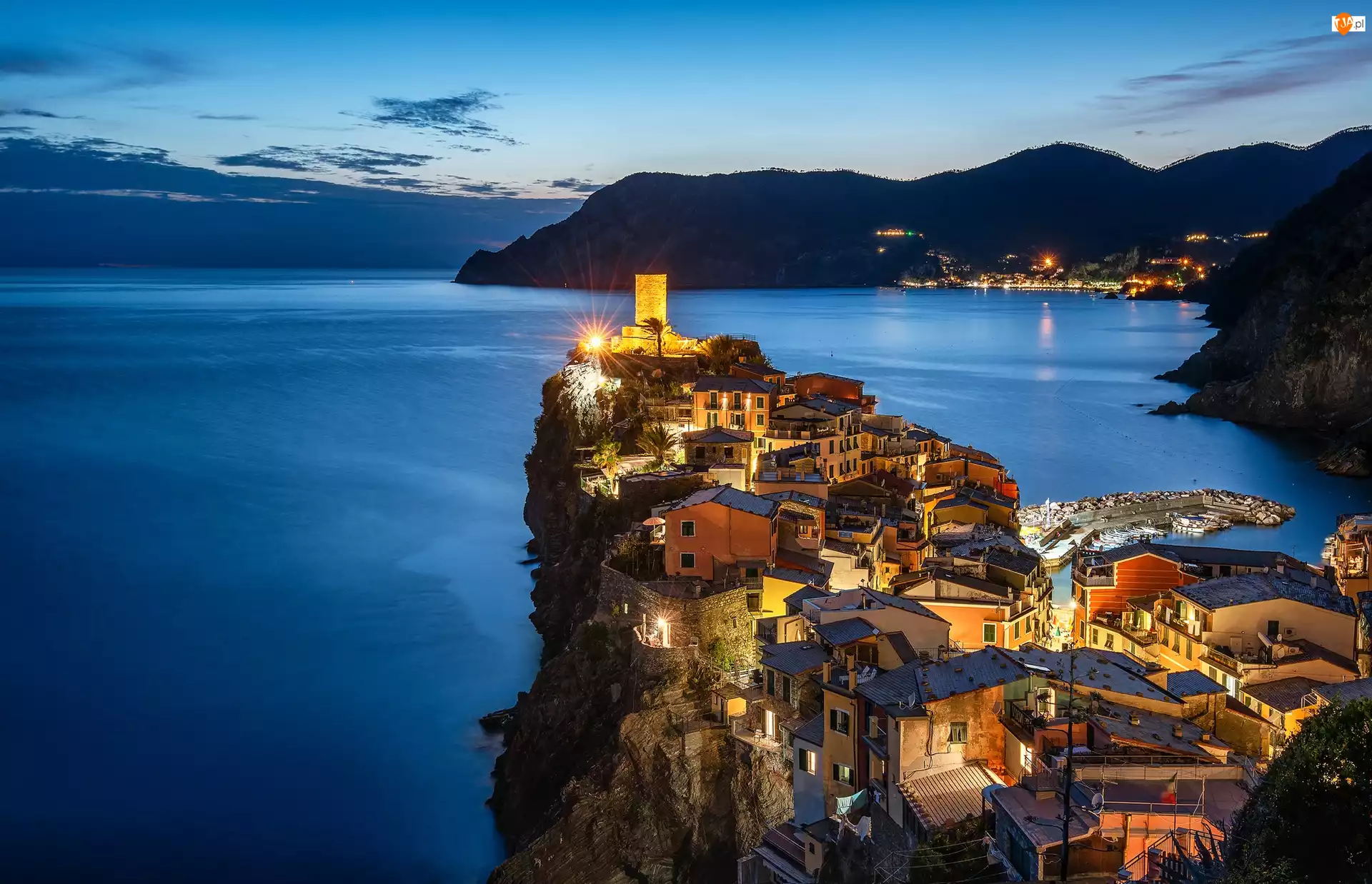 Liguria, Włochy, Wybrzeże, Domy, Vernazza, Morze