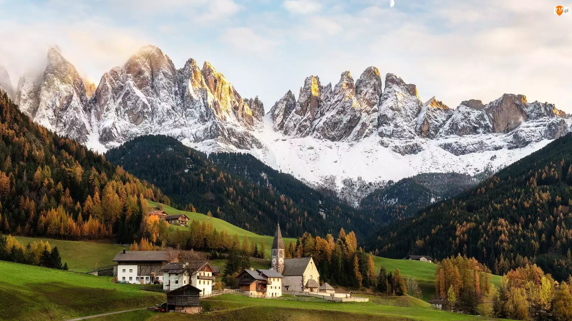 Włochy, Kościół, Drzewa, Santa Magdalena, Dolomity, Góry, Domy, Dolina Val di Funes, Wieś, Chmury