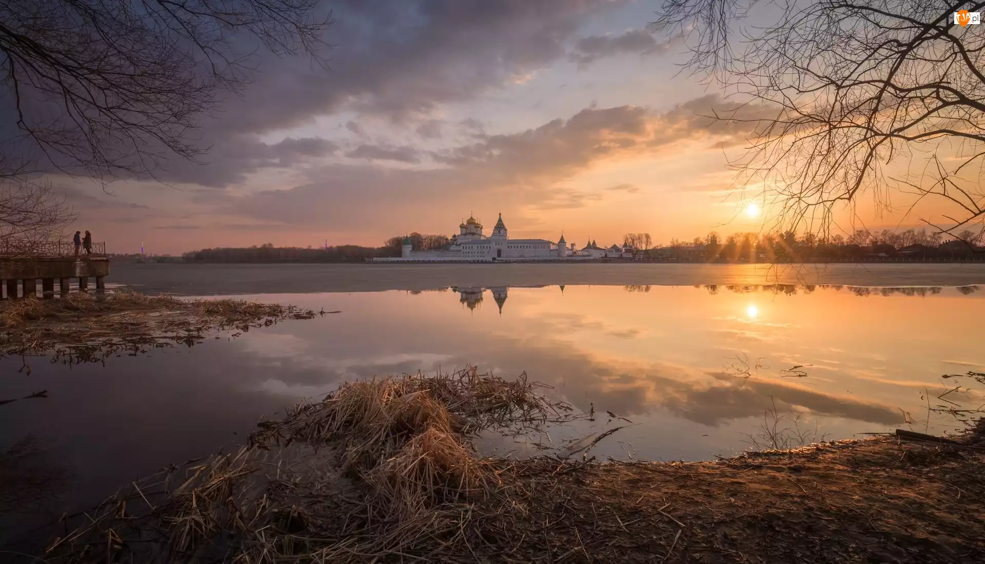 Monaster Ipatiewski, Klasztor, Zachód słońca, Rosja, Rzeka Kostroma, Kostroma