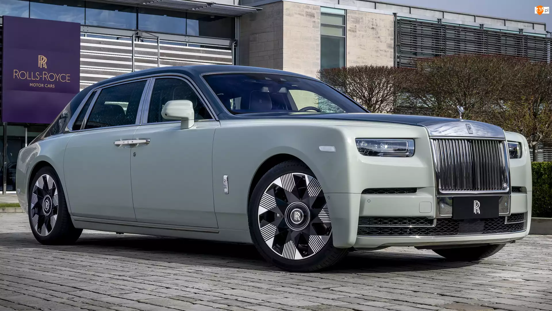 Rolls-Royce Phantom Magnetism