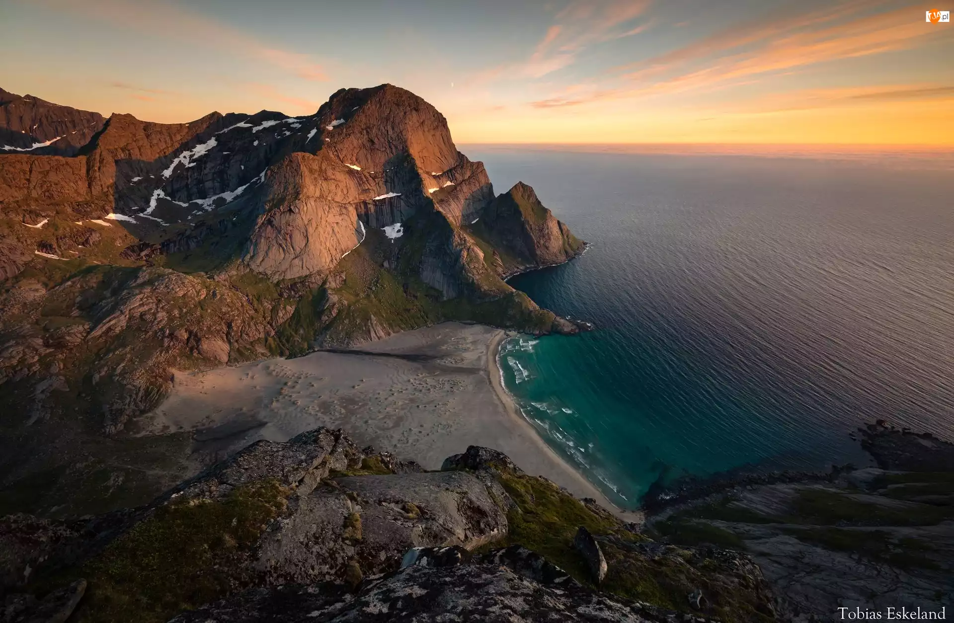 Zachód słońca, Morze Norweskie, Plaża, Lofoty, Góry, Norwegia, Helvetestinden, Szczyt, Bunesstranda, Dunes