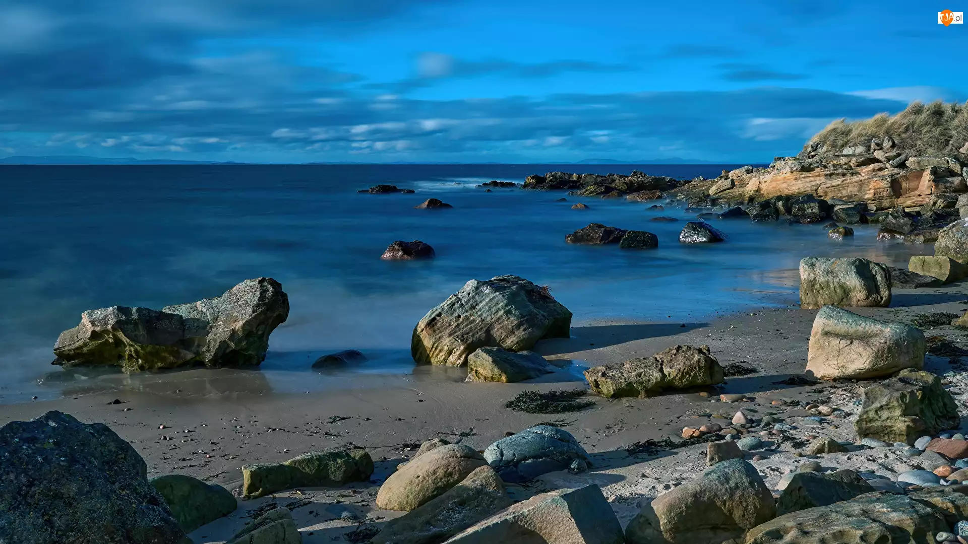 Wybrzeże Moray Firth, Kamienie, Wieś Hopeman, Szkocja, Morze