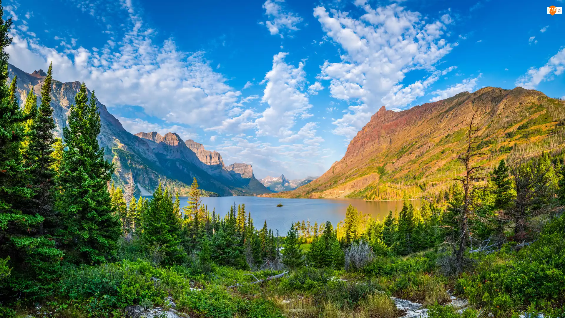 Obłoki, Park Narodowy Glacier, Góry, Montana, Jezioro, Drzewa, Stany Zjednoczone, Saint Mary Lake