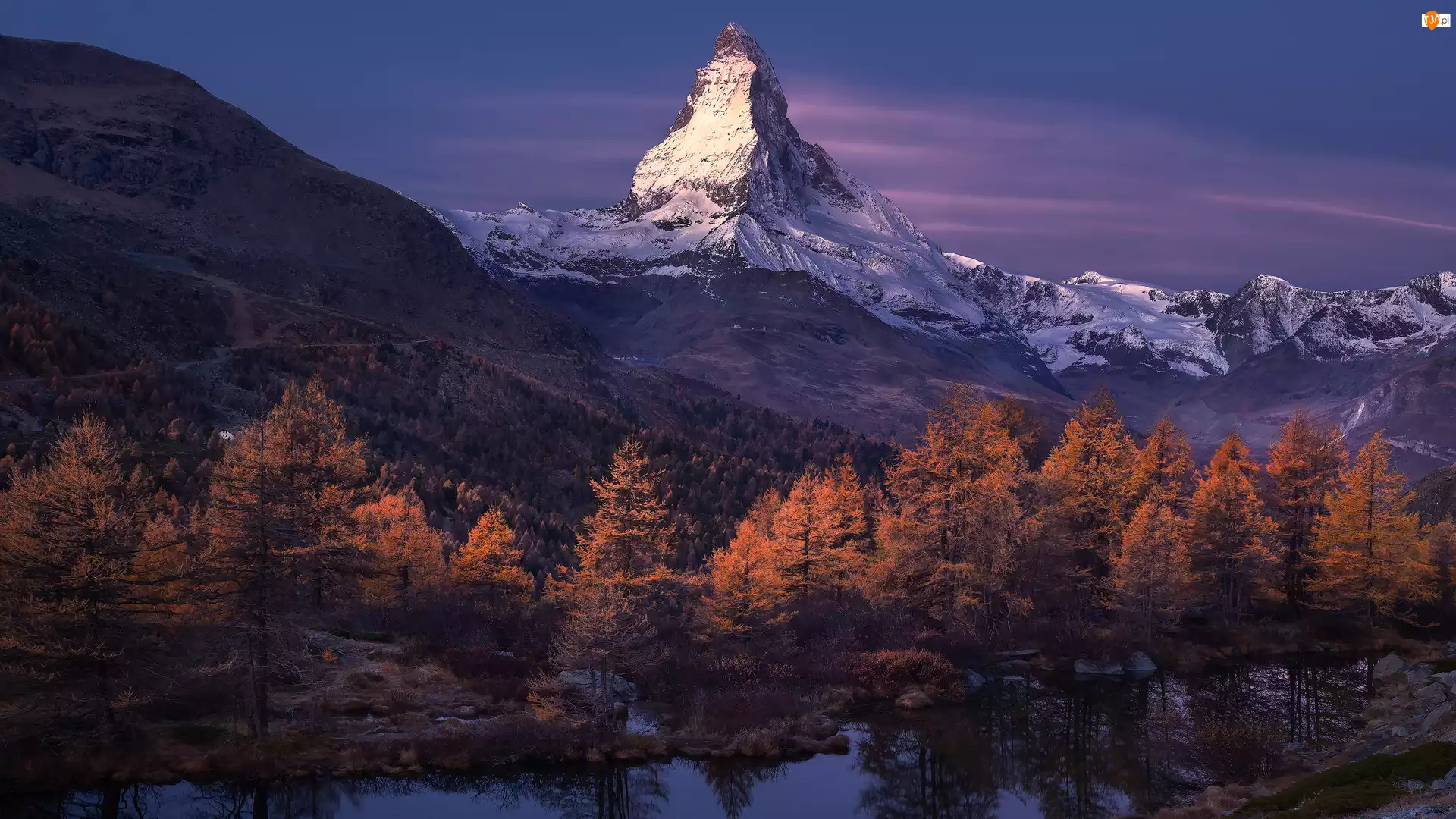 Rzeka, Góry, Drzewa, Las, Pożółkłe, Alpy Pennińskie, Szczyt Matterhorn, Szwajcaria, Jesień