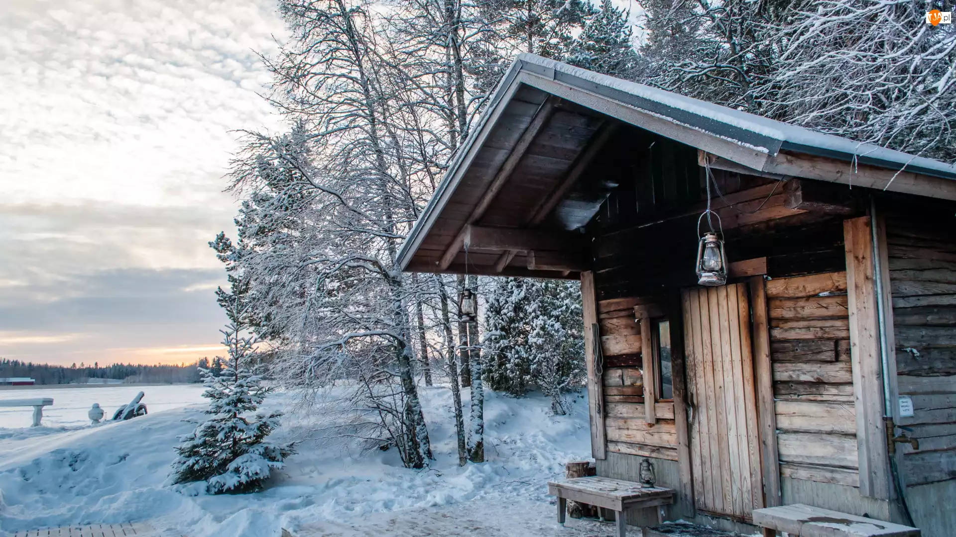 Śnieg, Lemmoncarks, Zima, Drzewa, Jezioro Payanne, Budowla, Sauna, Finlandia, Ośnieżone