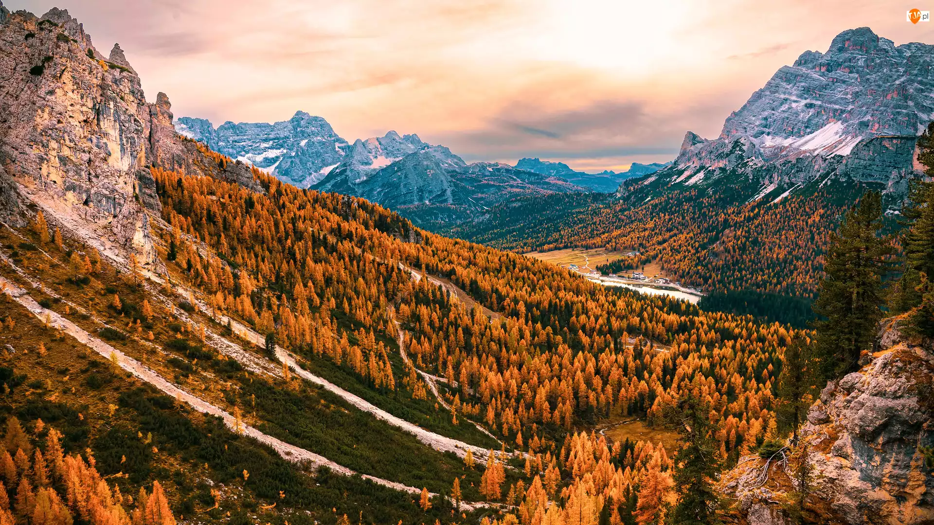 Dolomity, Góry, Drzewa, Włochy, Cadini di Misurina, Dolina