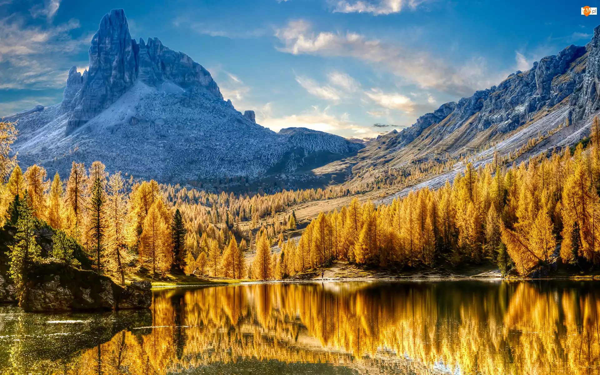 Włochy, Góry, Cortina dAmpezzo, Pożółkłe, Drzewa, Dolomity, Jezioro, Jesień, Lago Federa