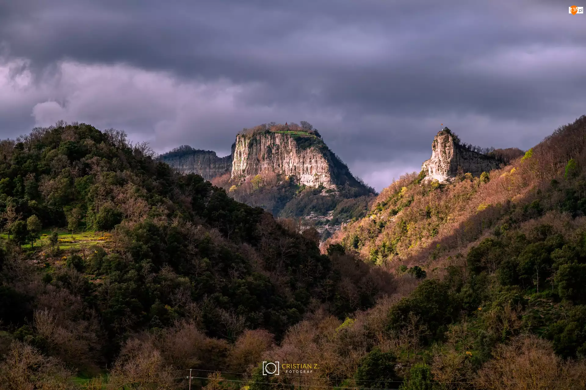 Lasy, Hiszpania, Góry, Sierra de Cabrera, Katalonia, Skały, Chmury, Półwysep Iberyjski