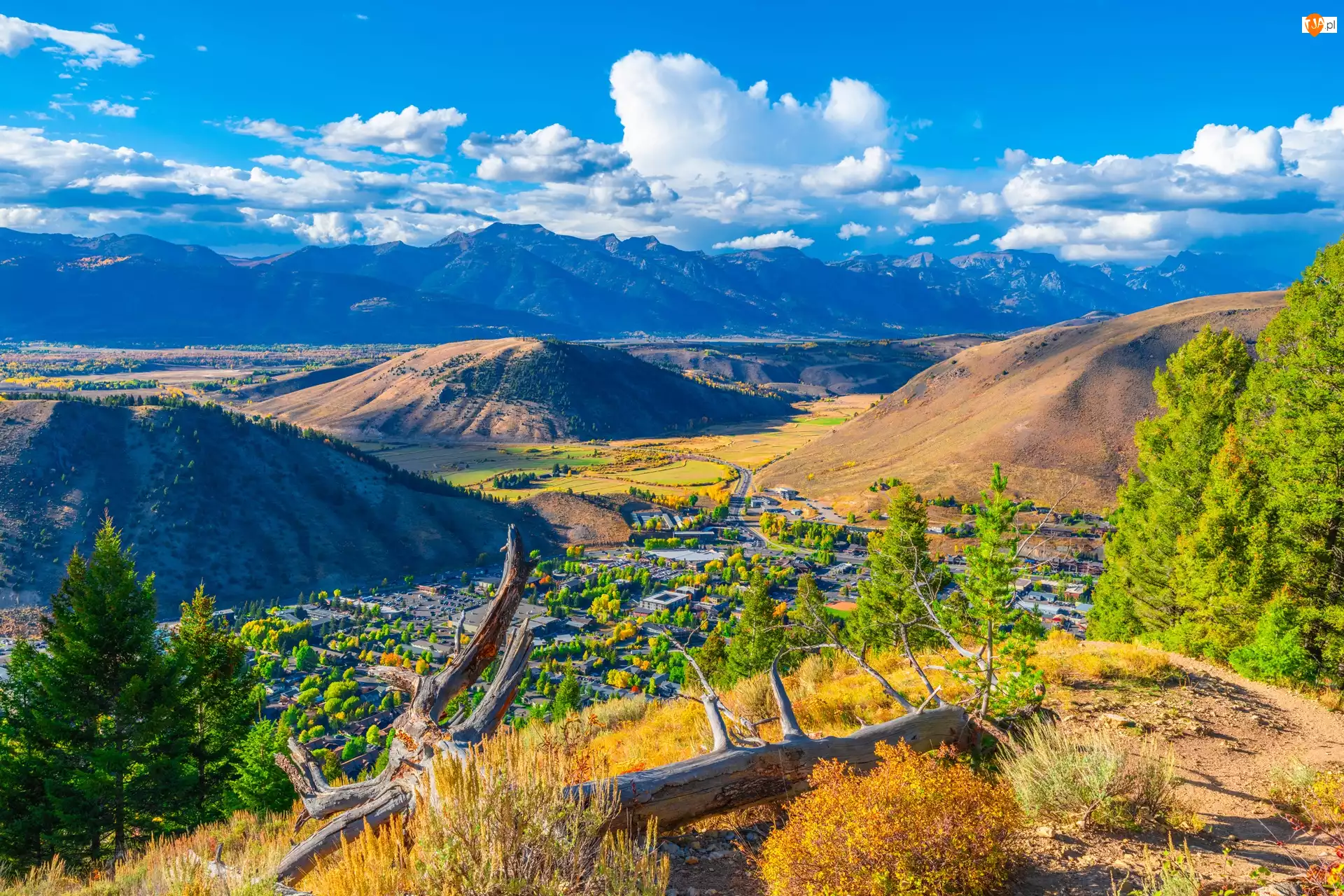 Stany Zjednoczone, Chmury, Miasto Jackson, Niebo, Dolina, Konar, Góry, Wzgórza, Teton Range, Wyoming