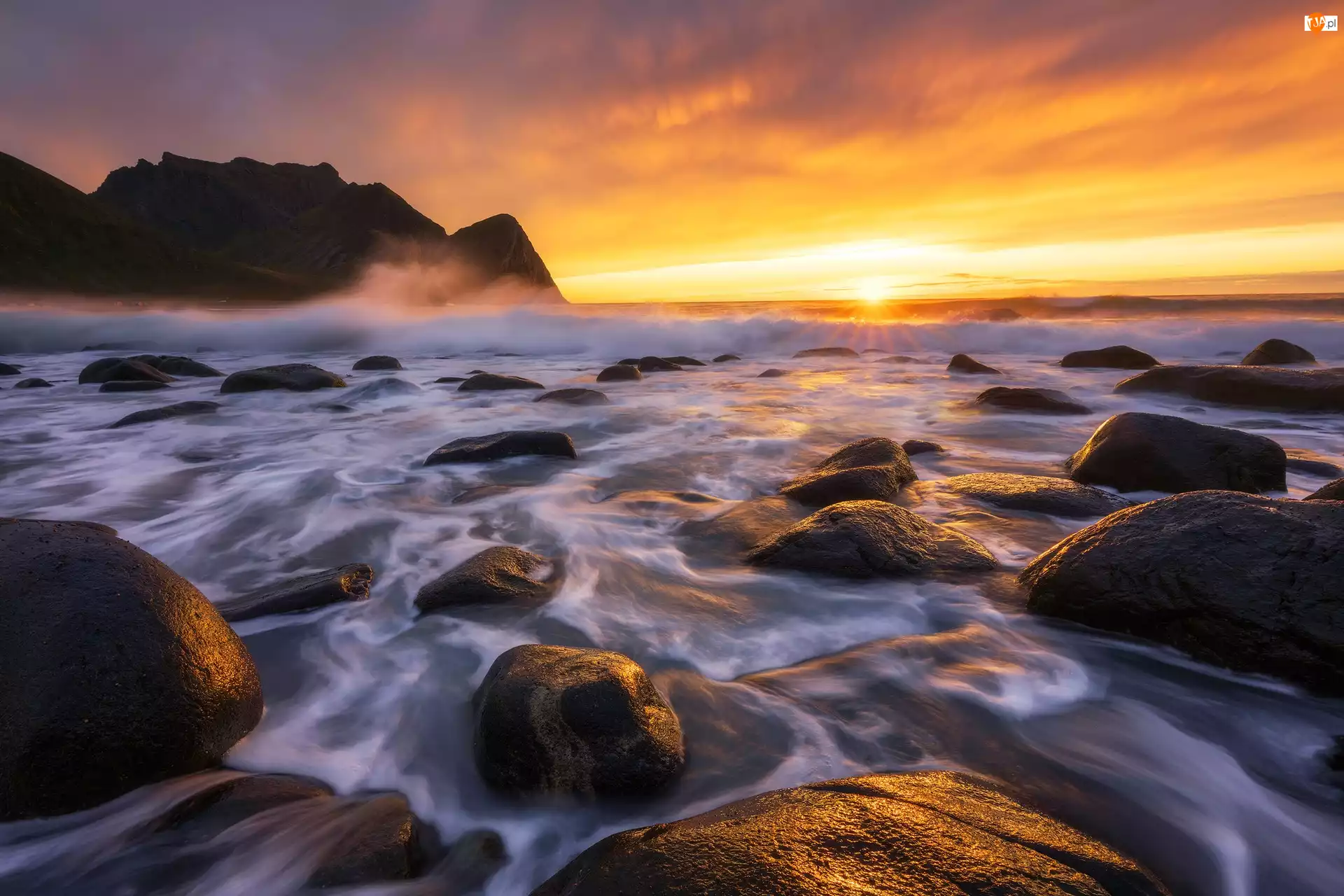 Zachód słońca, Morze, Góry, Kamienie