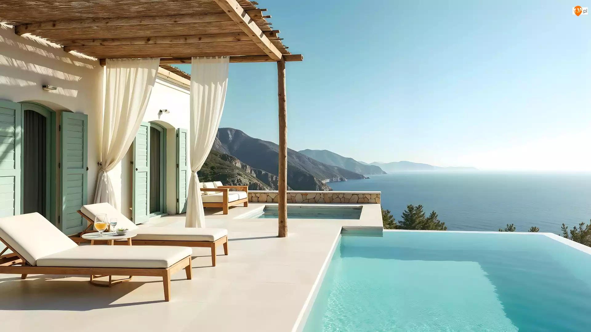 Basen, Dom, Taras, Morze, Leżaki, Góry