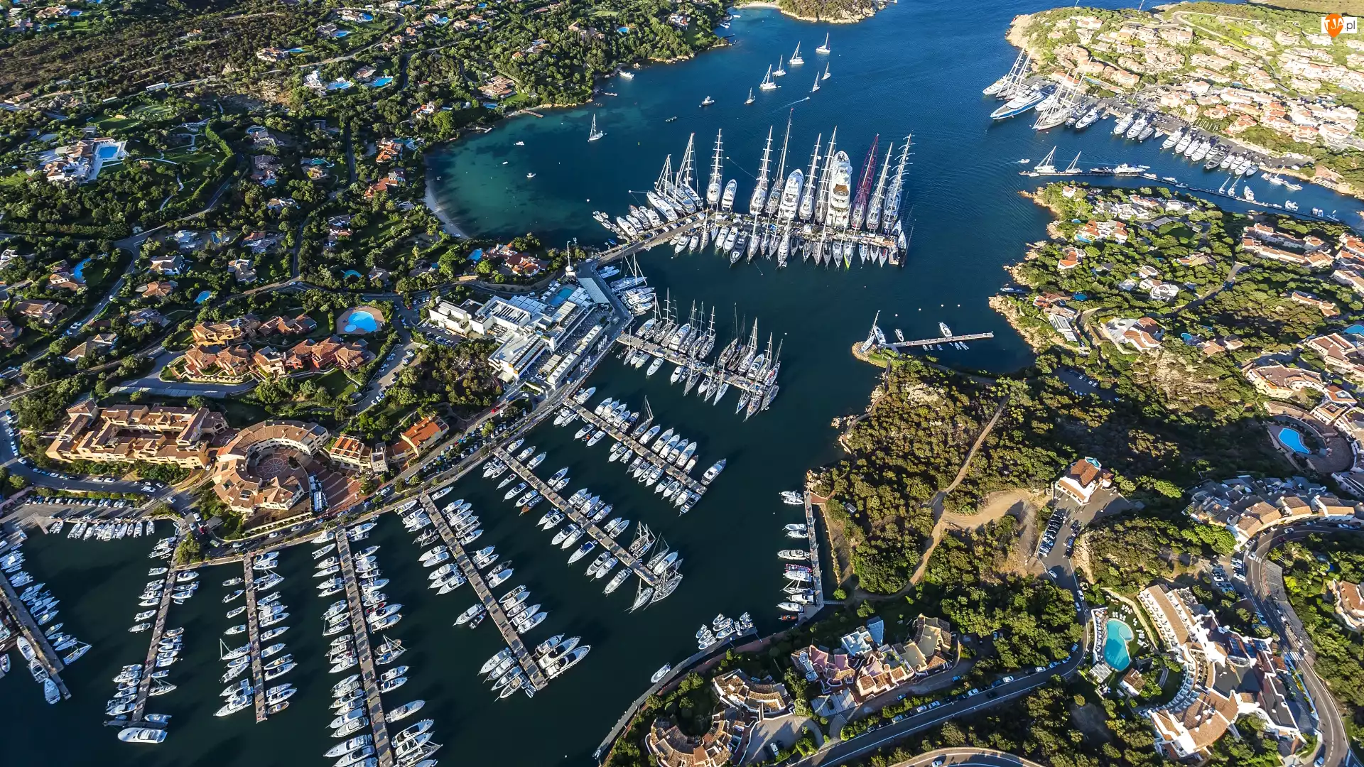 Marina, Przystań, Włochy, Port jachtowy, Sardynia, Porto Cervo, Z lotu ptaka