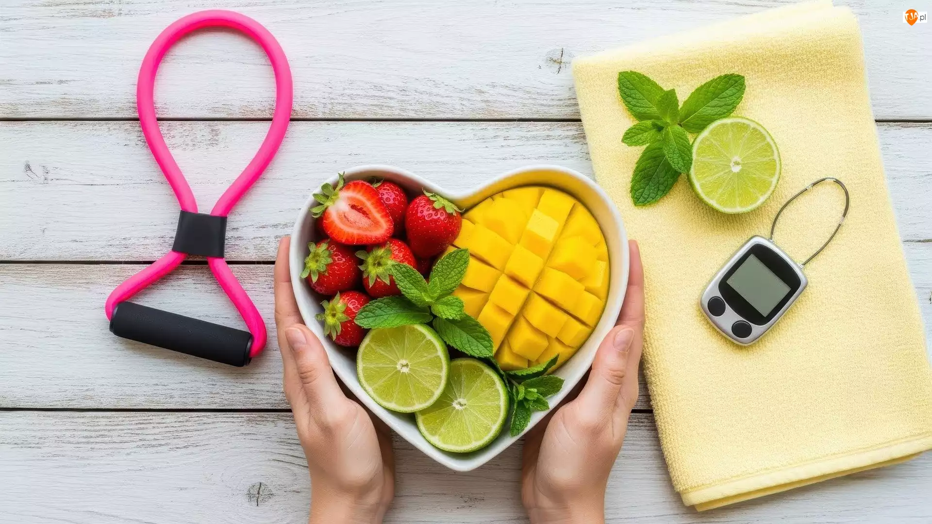 Limonki, Owoce, Mango, Truskawki