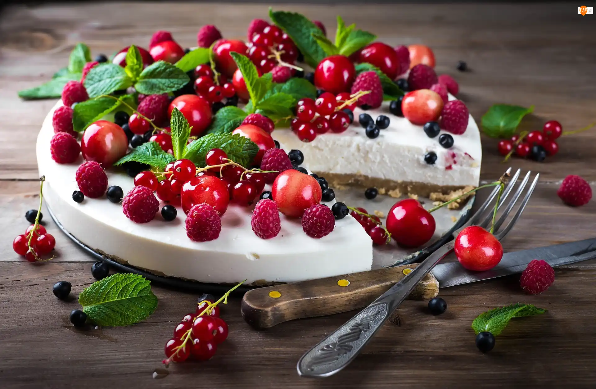 Porzeczki, Ciasto, Wiśnie, Nóż, Sernik, Maliny, Widelec, Owoce