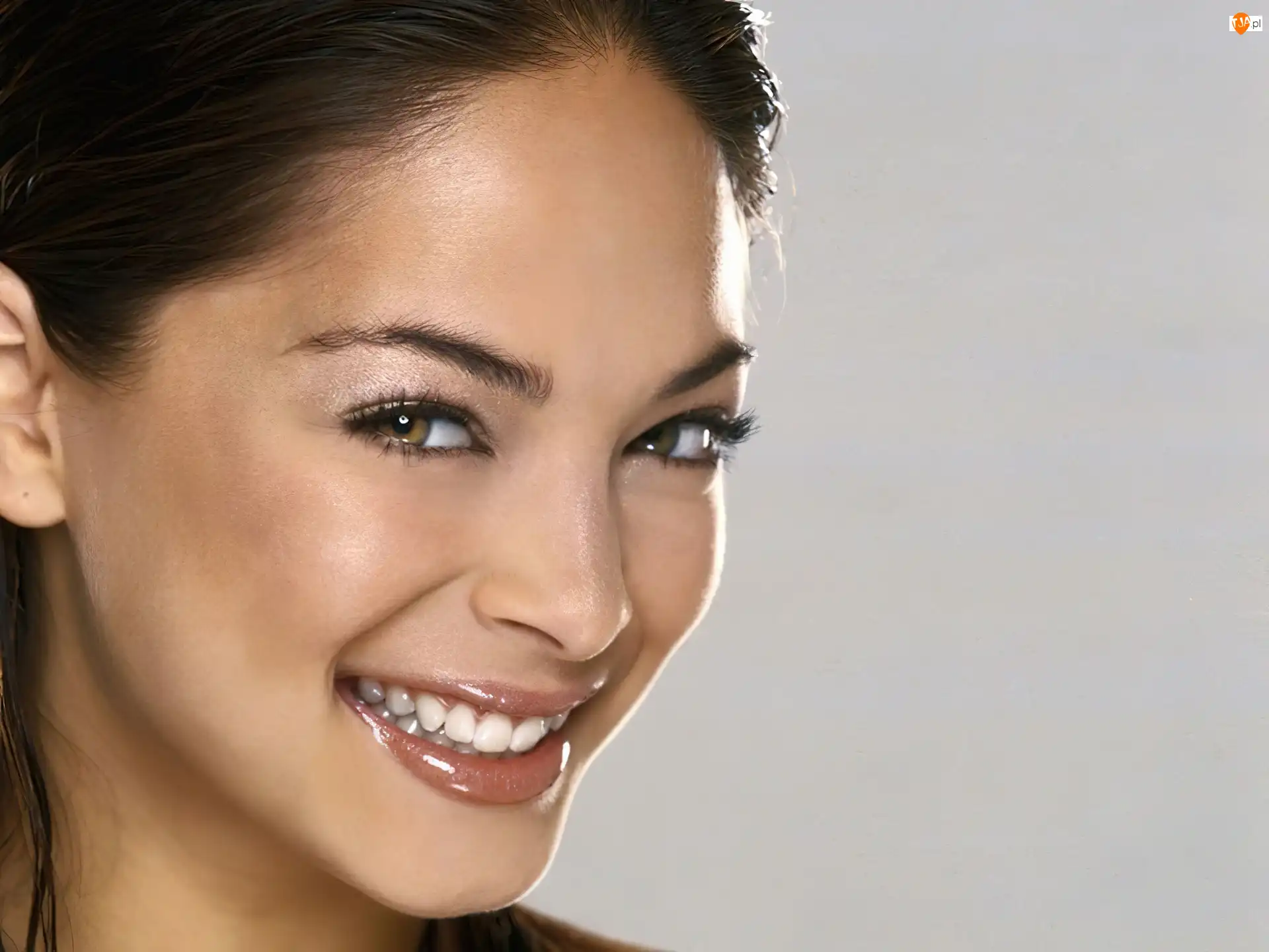 Białe zęby, Kristin Kreuk