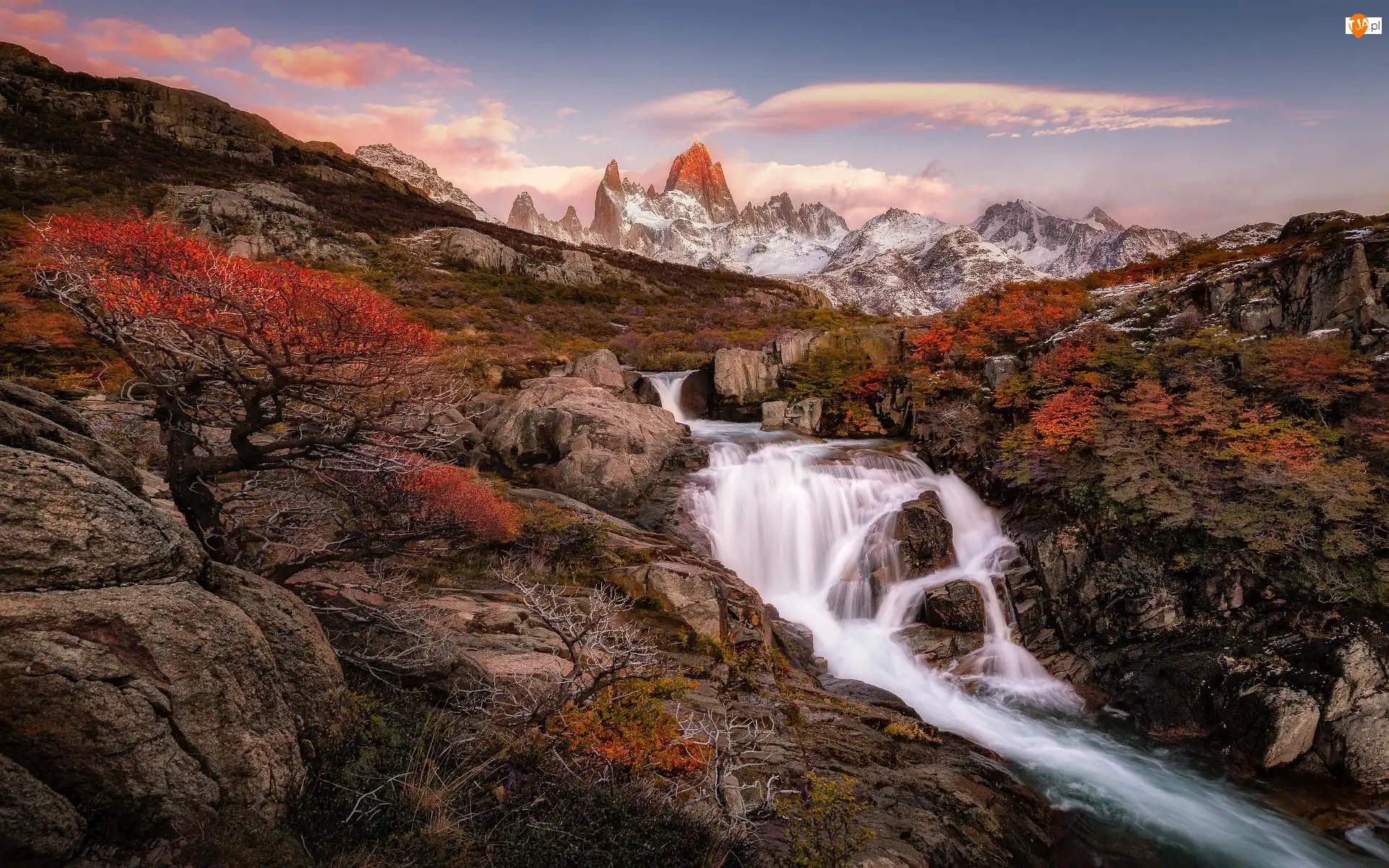 Skały, Patagonia, Roślinność, Kaskada, Jesień, Góra, Fitz Roy, Argentyna, Rzeka