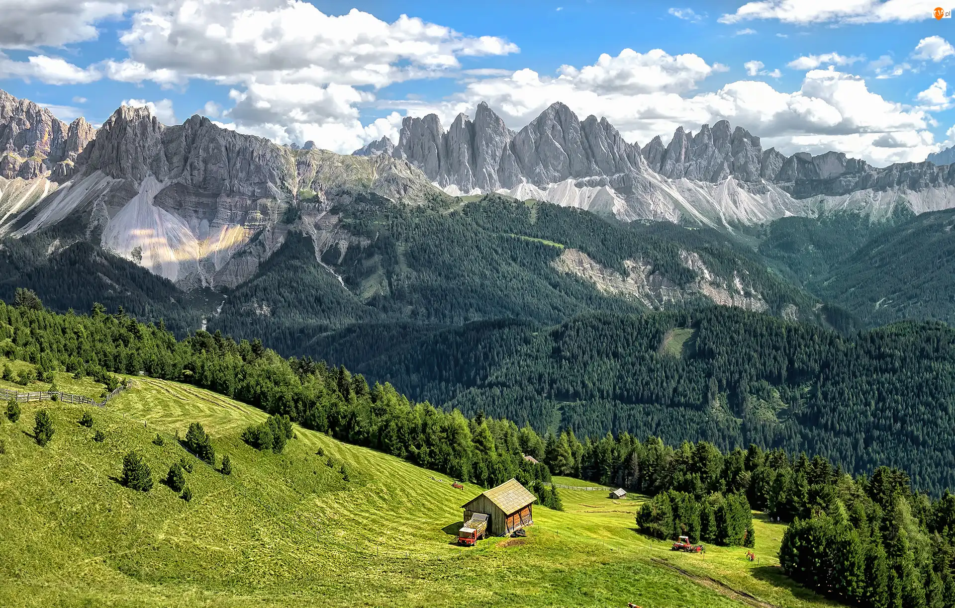 Dolomity, Włochy, Miejcowość Bressanone, Masyw Odle, Region Trydent-Górna Adyga, Góry Alpy, Dom, Prowincja Bolzano