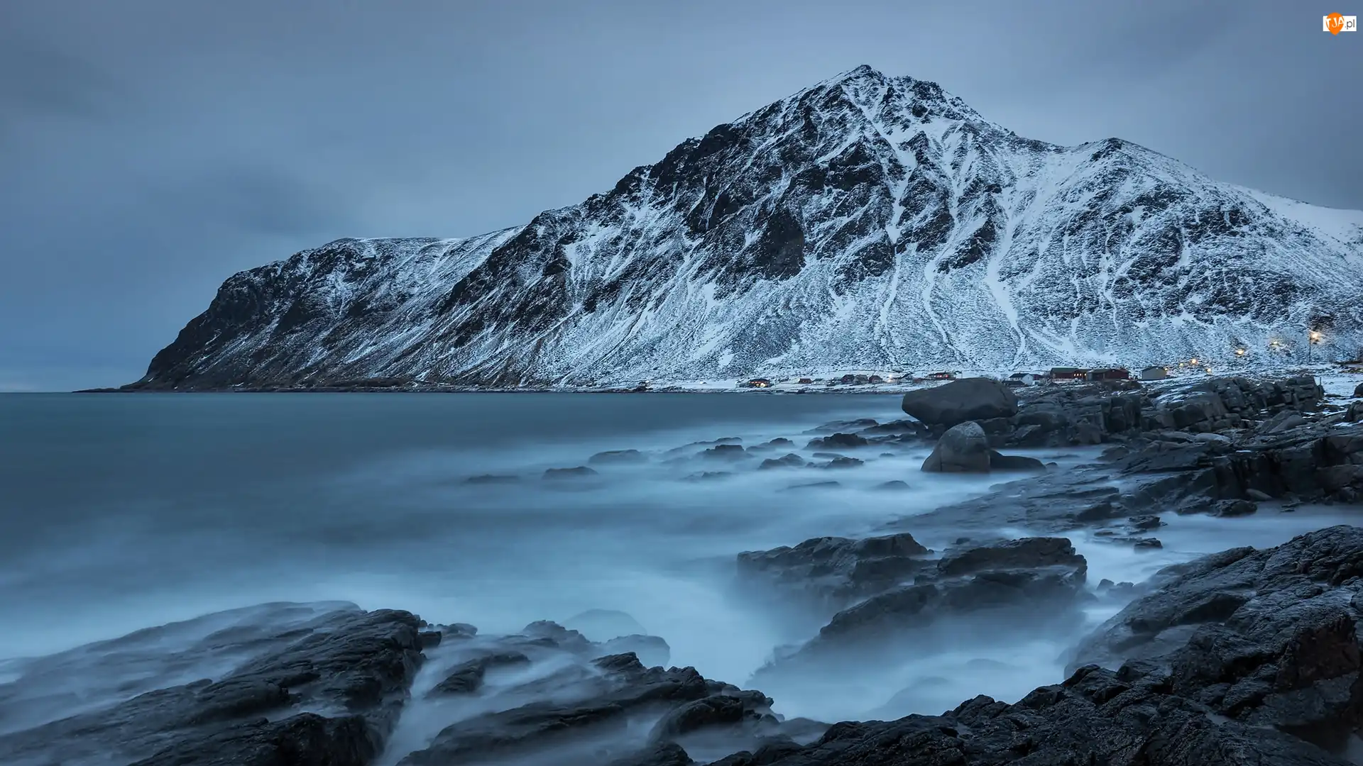 Nordland, Norwegia, Góry, Skały, Zima, Morze