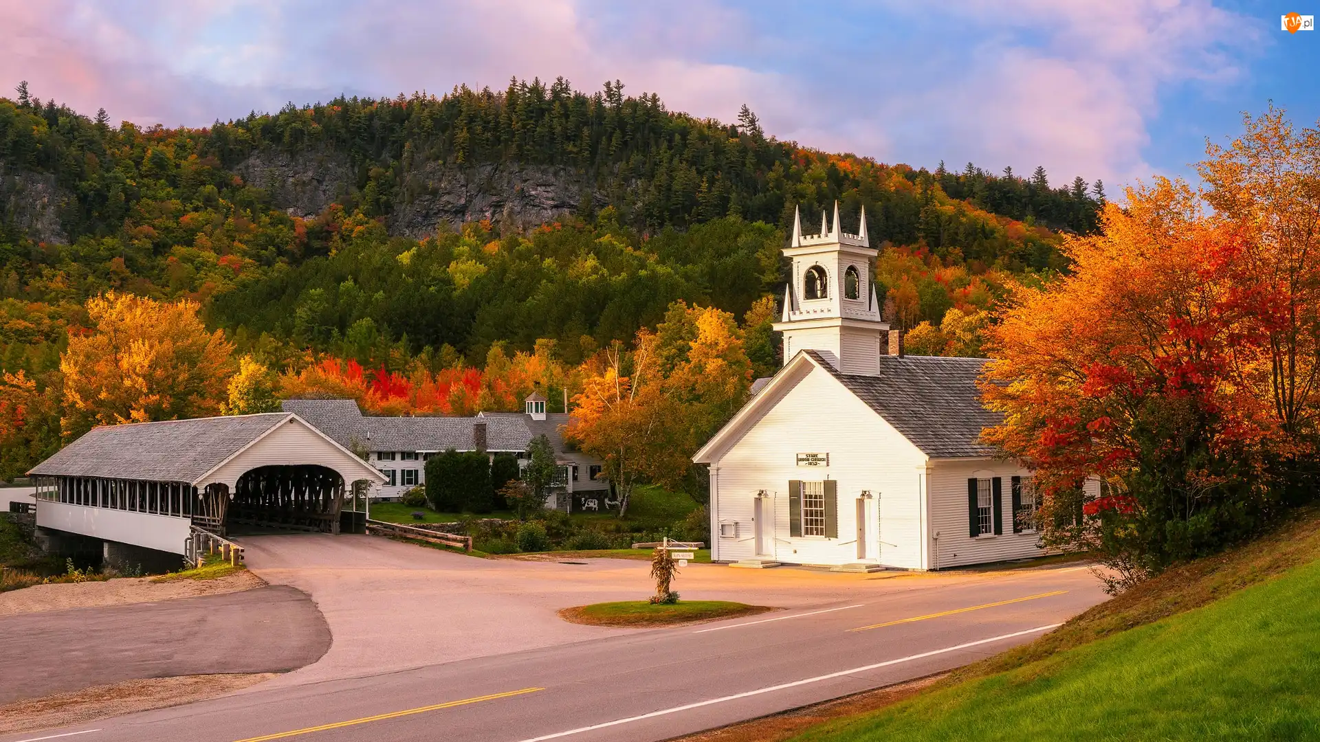 Jesień, Stany Zjednoczone, Most, Wzgórza, New Hampshire, Kościół, Drzewa, Wieś Stark