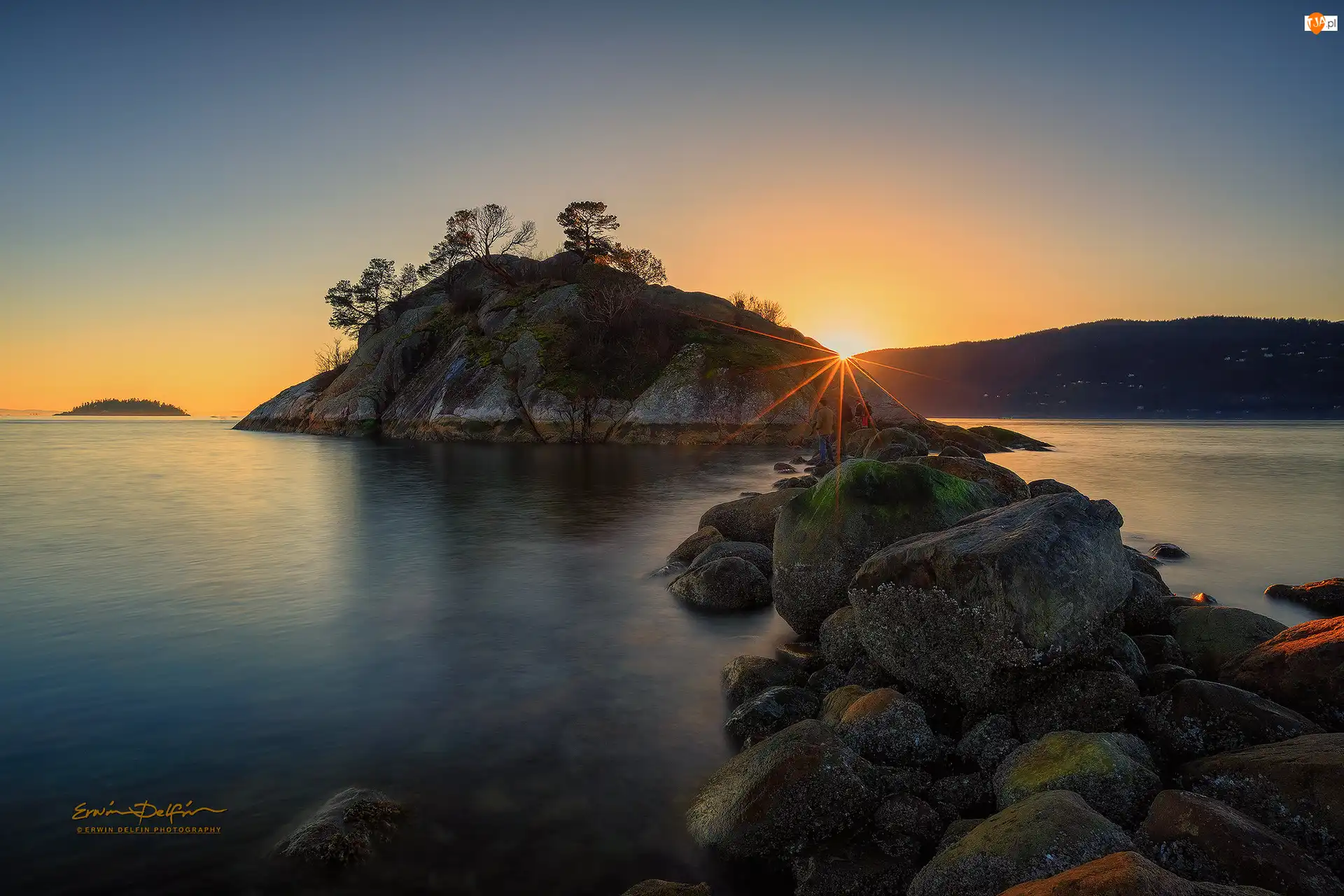 Kanada, Morze, West Vancouver, Kamienie, Whytecliffpark, Skały, Drzewa, Zachód słońca, Omszałe