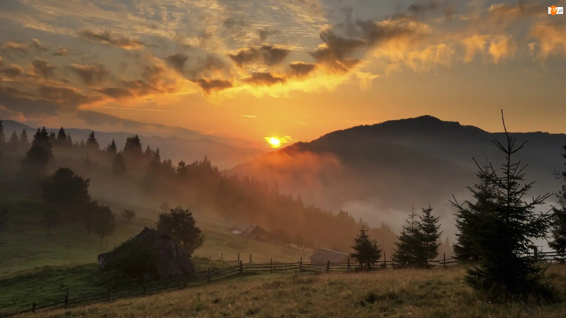 Wschód Słońca, Góry, Mgła