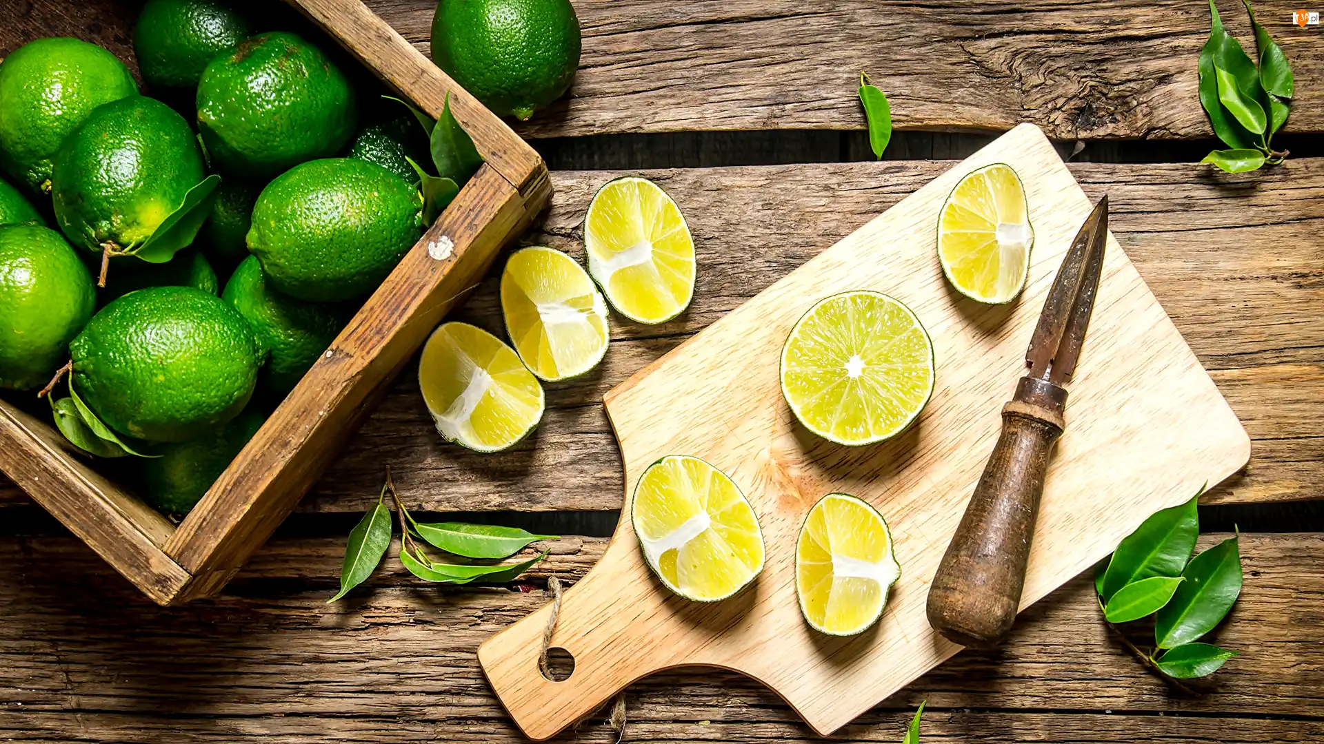 Ćwiartki, Limonki, Liście, Połówki, Nóż, Deska, Skrzynka