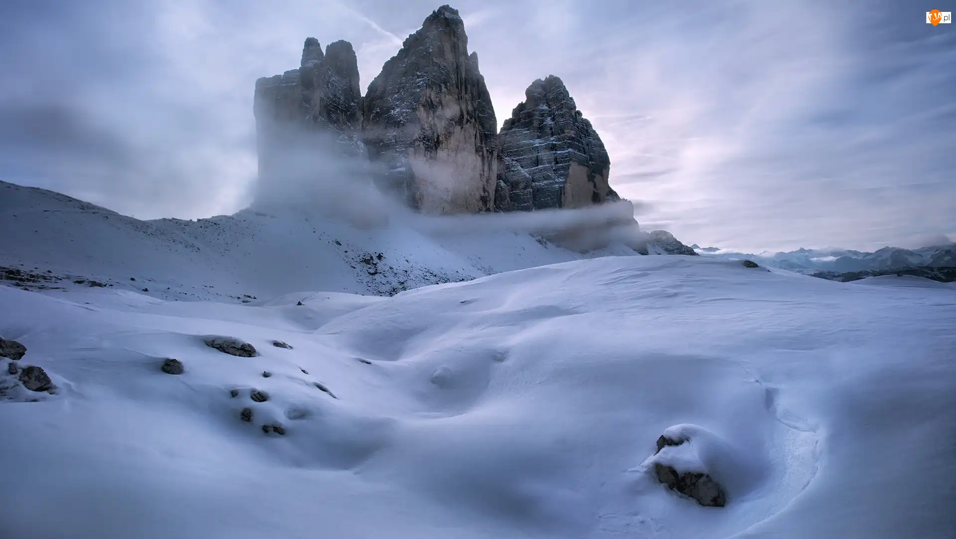 Włochy, Zima, Śnieg, Cima Piccola, Masyw Tre Cime di Lavaredo, Góry Dolomity, Cima Ovest, Szczyty, Cima Grande, Mgła