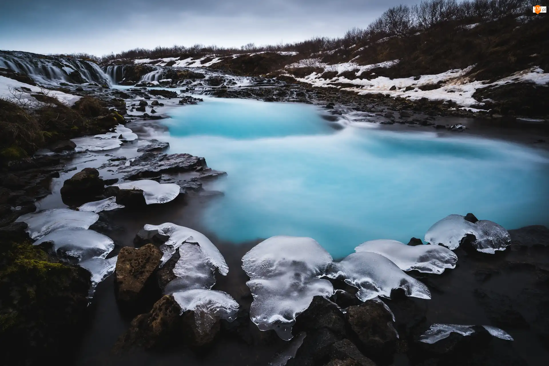 Islandia, Śnieg, Wodospad Bruarfoss Waterfall, Rzeka Bruara, Zima