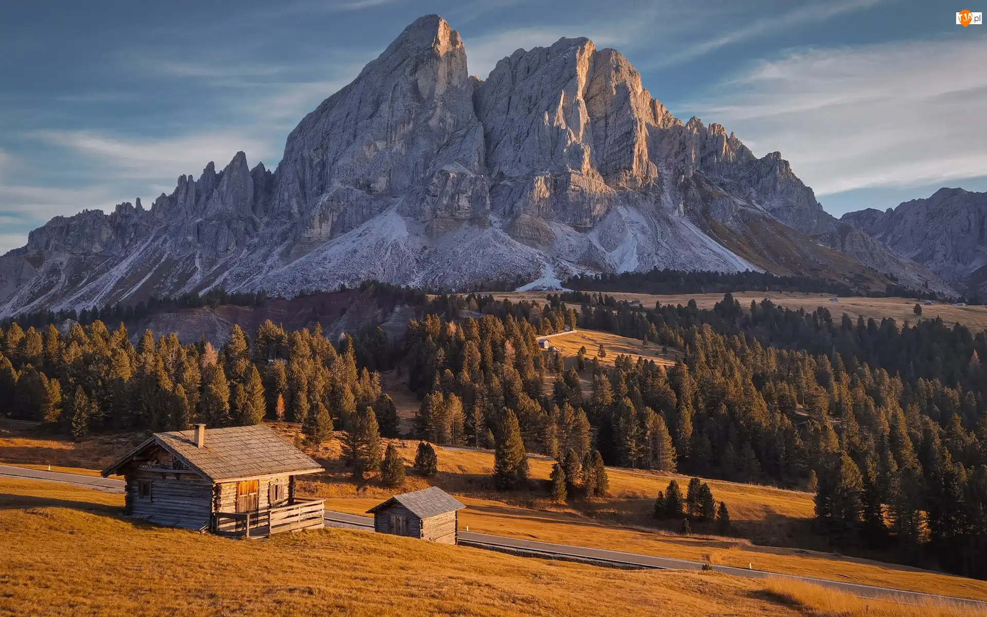 Włochy, Dolomity, Las, Drewniane, Drzewa, Jesień, Dolina, Góry, Domy