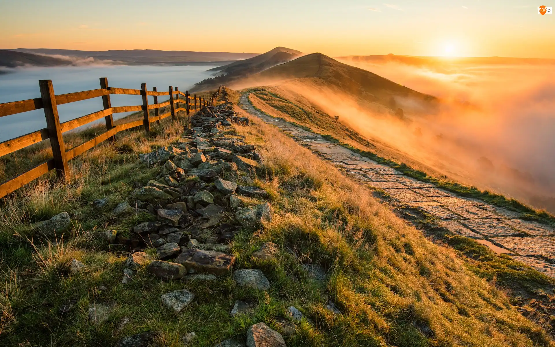 Płot, Anglia, Wzgórze Mam Tor, Wschód słońca, Park Narodowy Peak District, Droga, Mgła, Hrabstwo Derbyshire