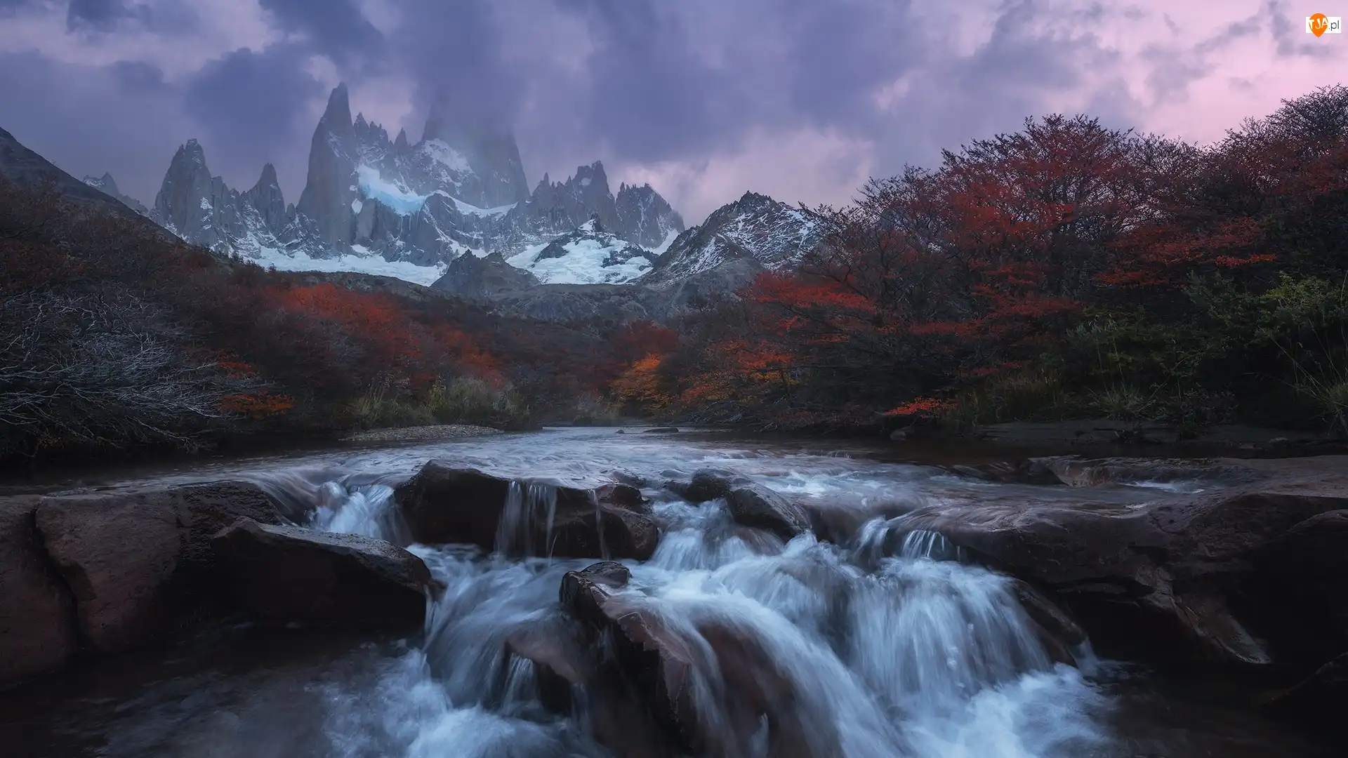 Chmury, Skały, Jesień, Rzeka, Patagonia, Argentyna, Kordyliery, Góry, Fitz Roy, Drzewa