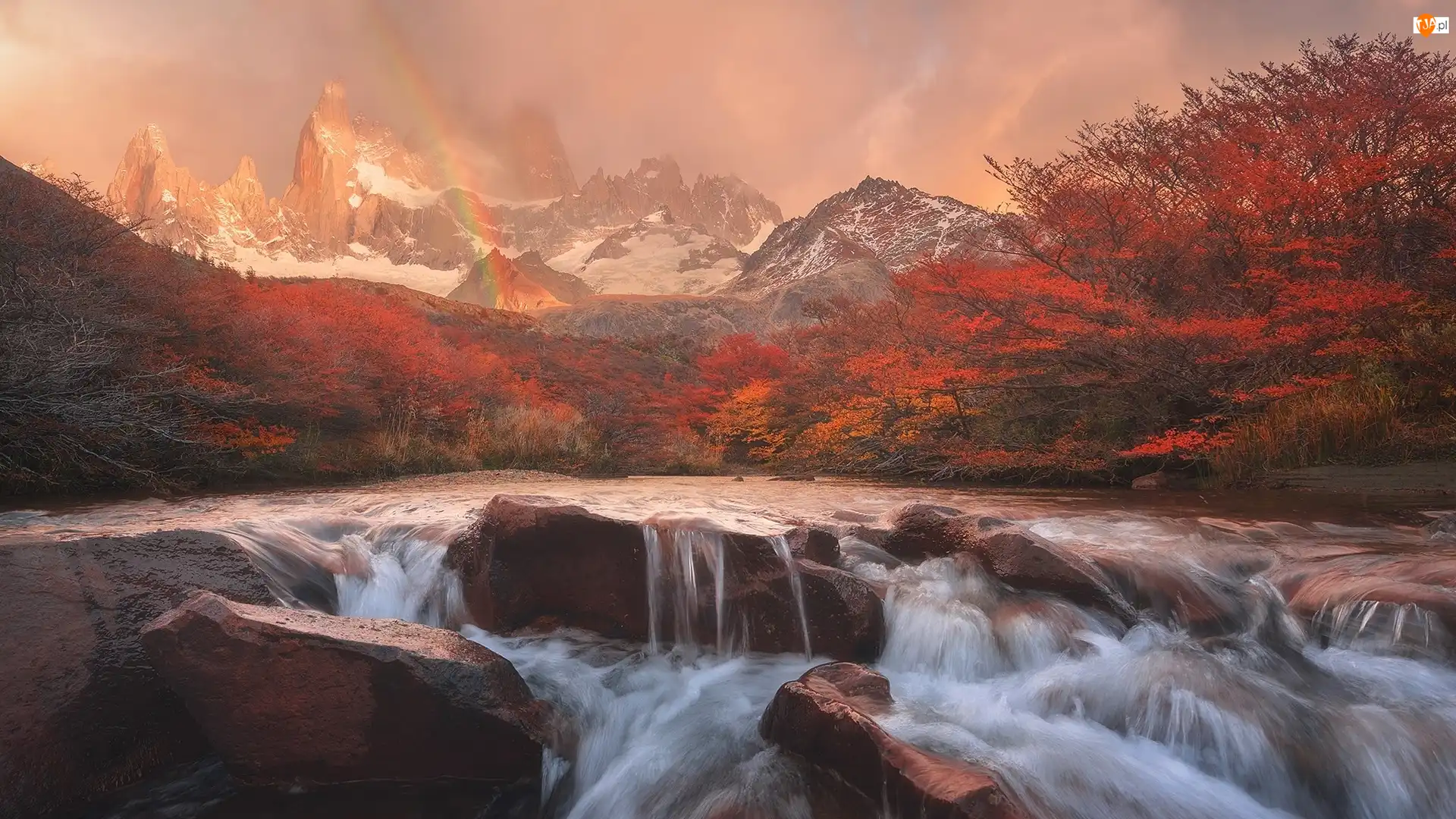 Argentyna, Głazy, Rzeka, Kamienie, Góry Andy, Jesień, Czerwone, Tęcza, Drzewa, Park Narodowy Los Glaciares