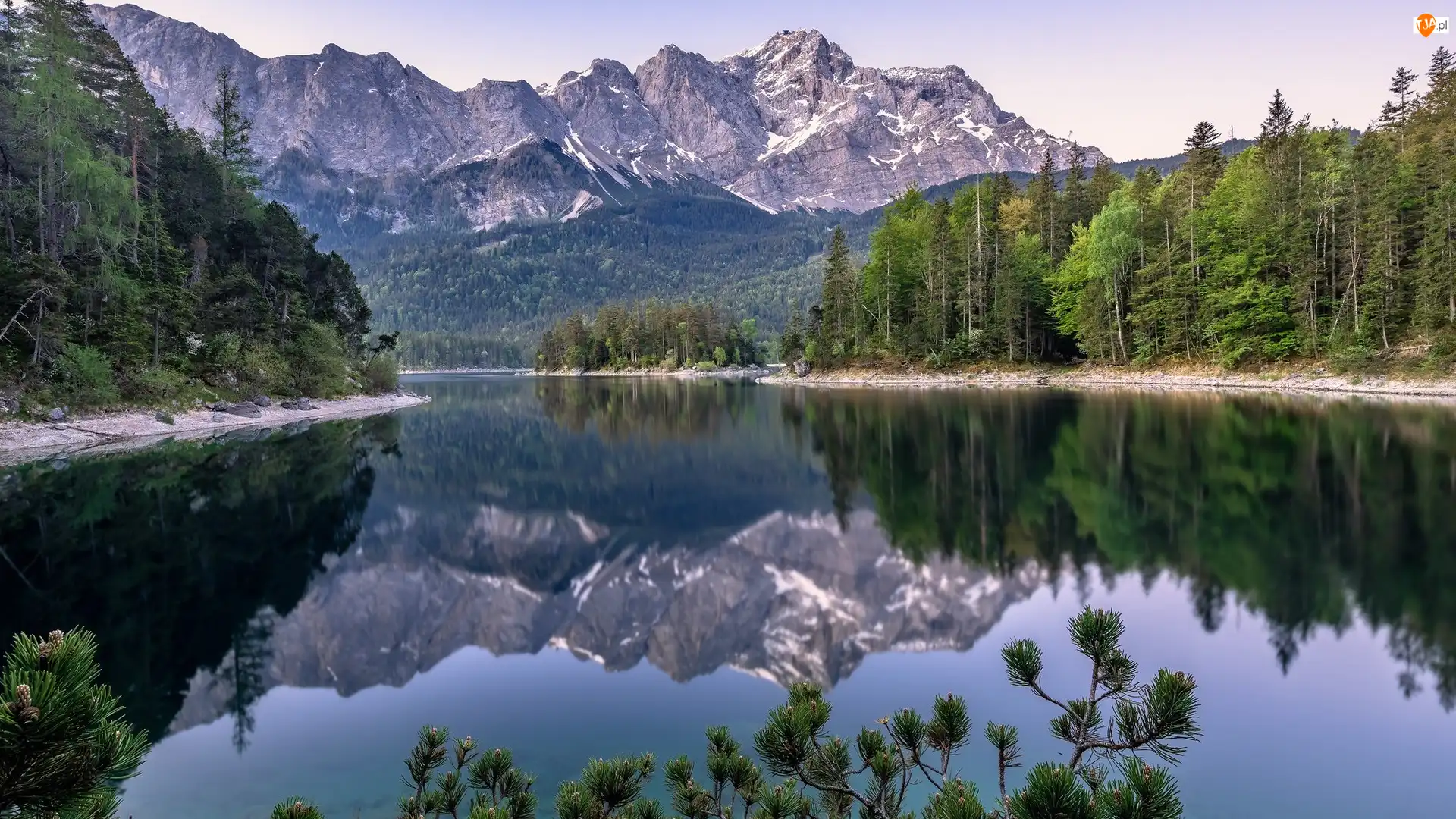 Odbicie, Góry, Jezioro Eibsee, Bawaria, Alpy Bawarskie, Drzewa, Niemcy, Szczyt Zugspitze
