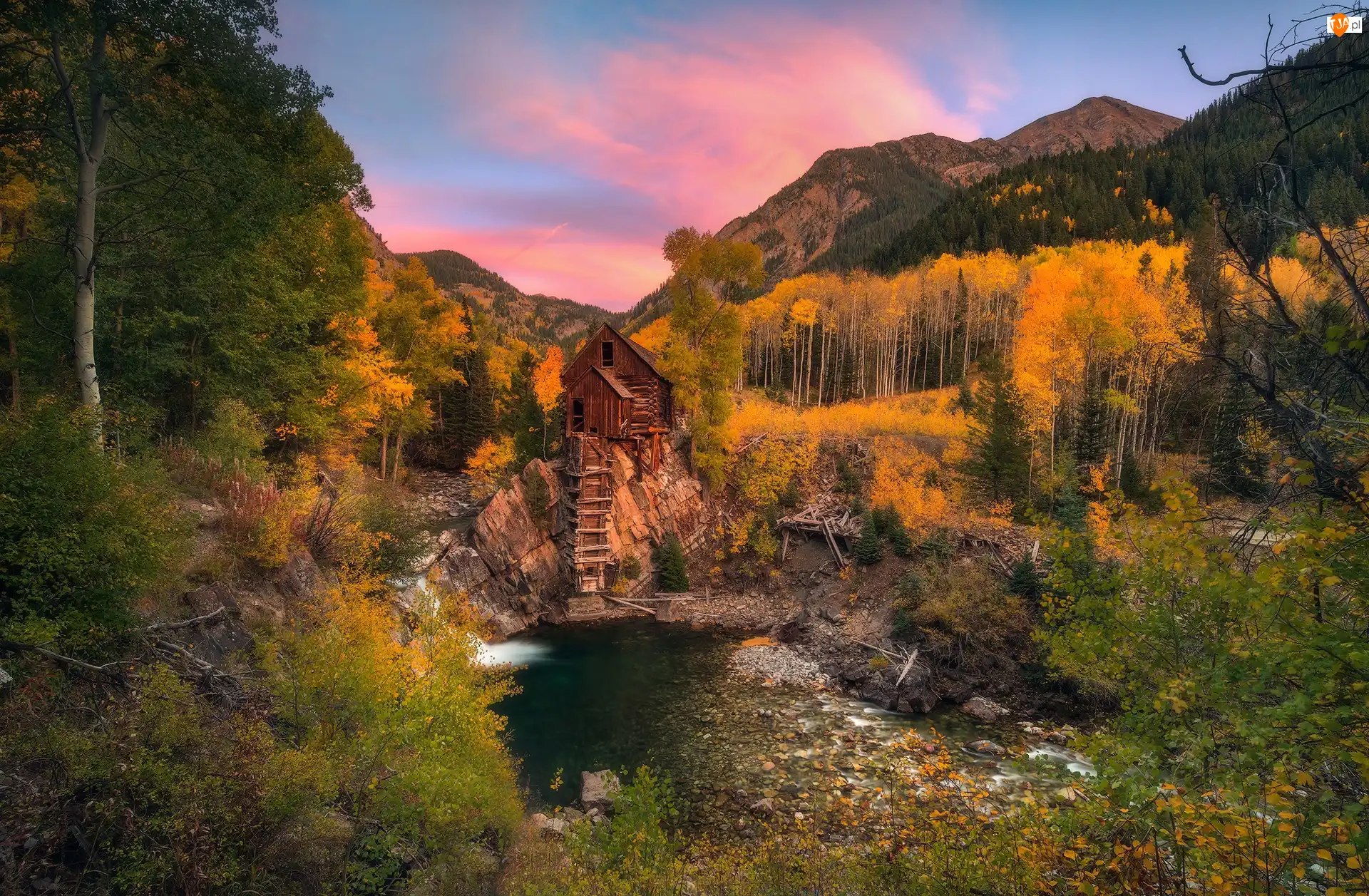 Stan Kolorado,  Stany Zjednoczone, Młyn Crystal Mill, Drzewa, Rzeka Crystal River, Jesień