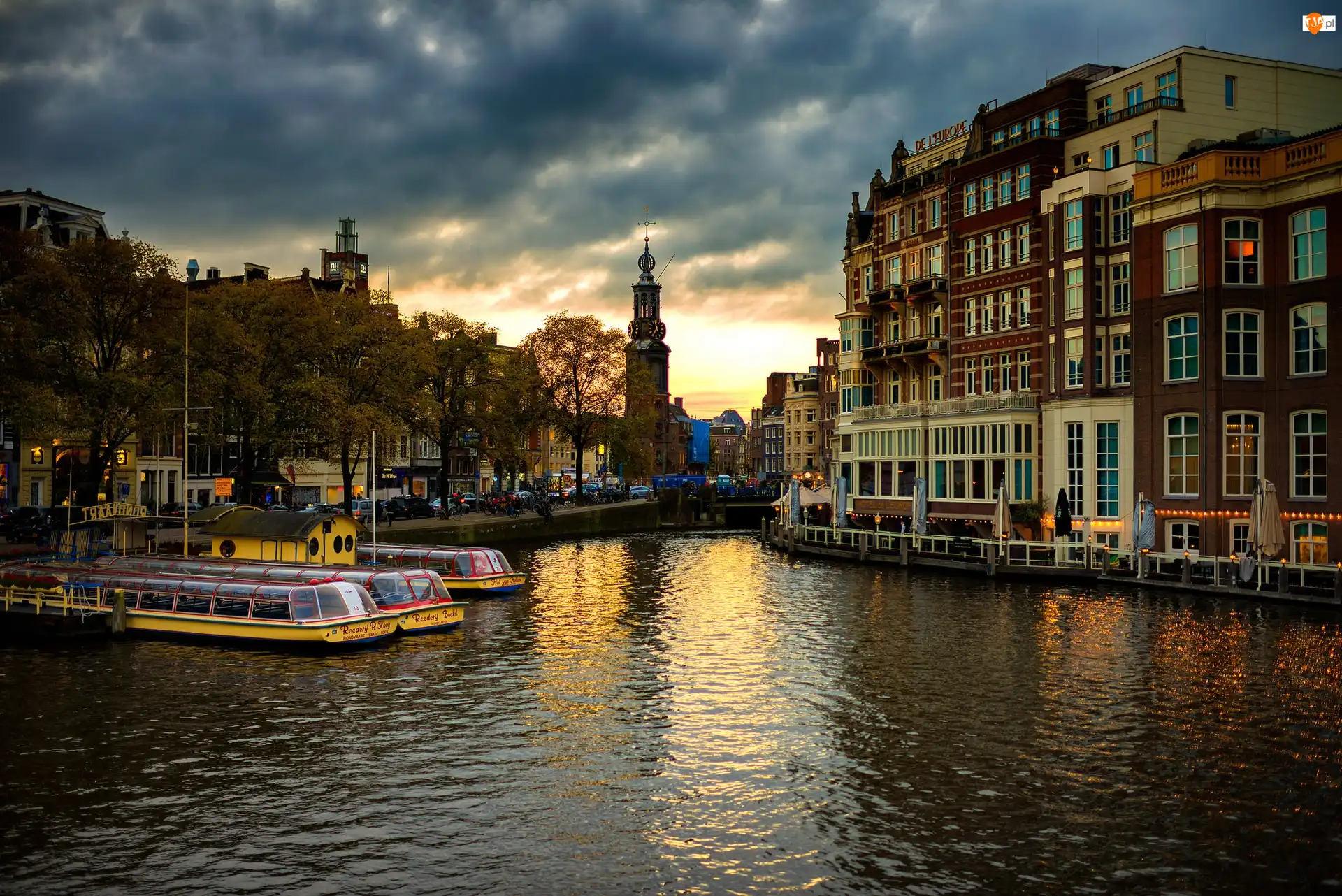 Kamienice, Amsterdam, Kanał