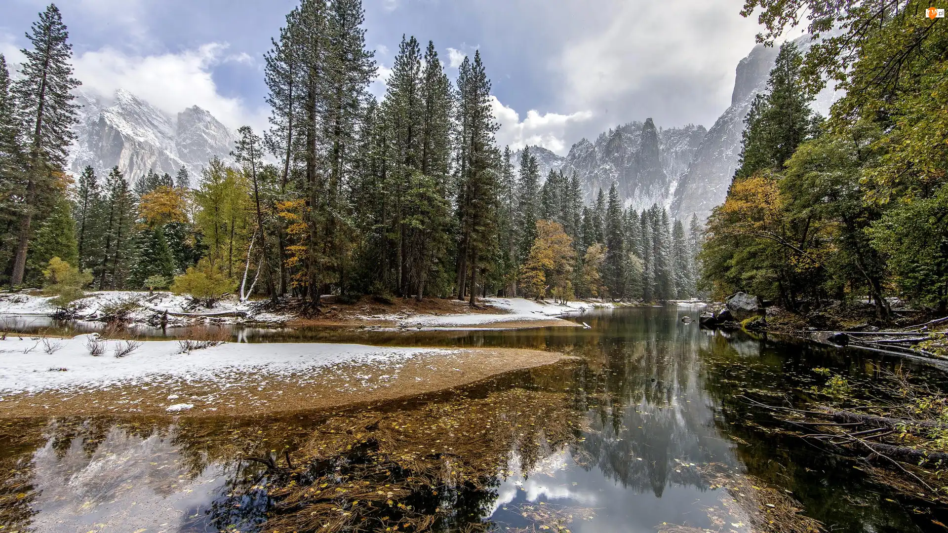 Park Narodowy Yosemite, Zima, Drzewa, Kalifornia, Rzeka, Góry, Stany Zjednoczone, Tuolumne River