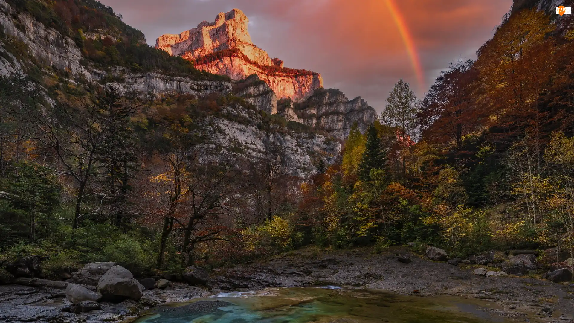 Tęcza, Góry, Drzewa, Park Narodowy Ordesa y Monte Perdido, Pireneje, Rzeka Bellos, Hiszpania, Wąwóz
