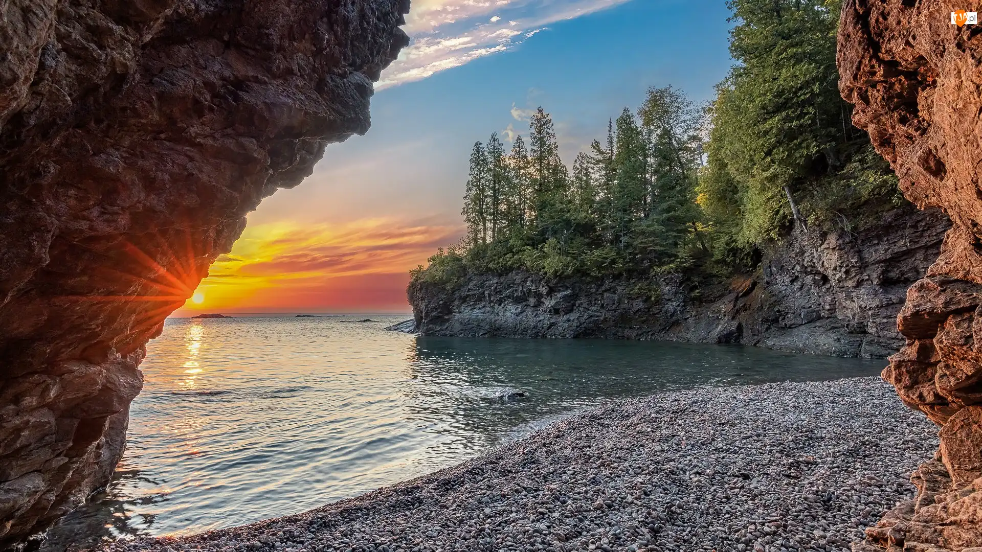 Stany Zjednoczone, Kamienie, Marquette, Drzewa, Skały, Jaskinia, Superior Lake, Jezioro, Zachód słońca, Michigan