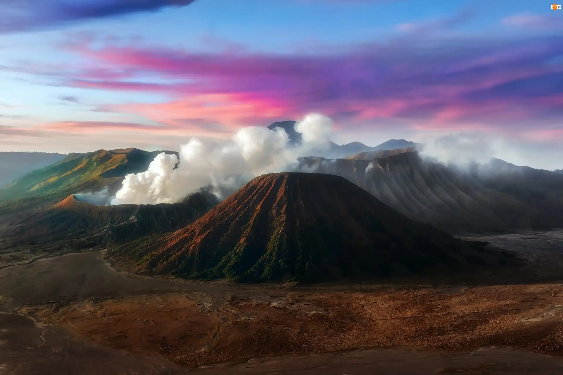 Wulkany, Wulkan Batok, Jawa, Dym, Wulkan Bromo, Indonezja, Chmury, Kaldera Tennger