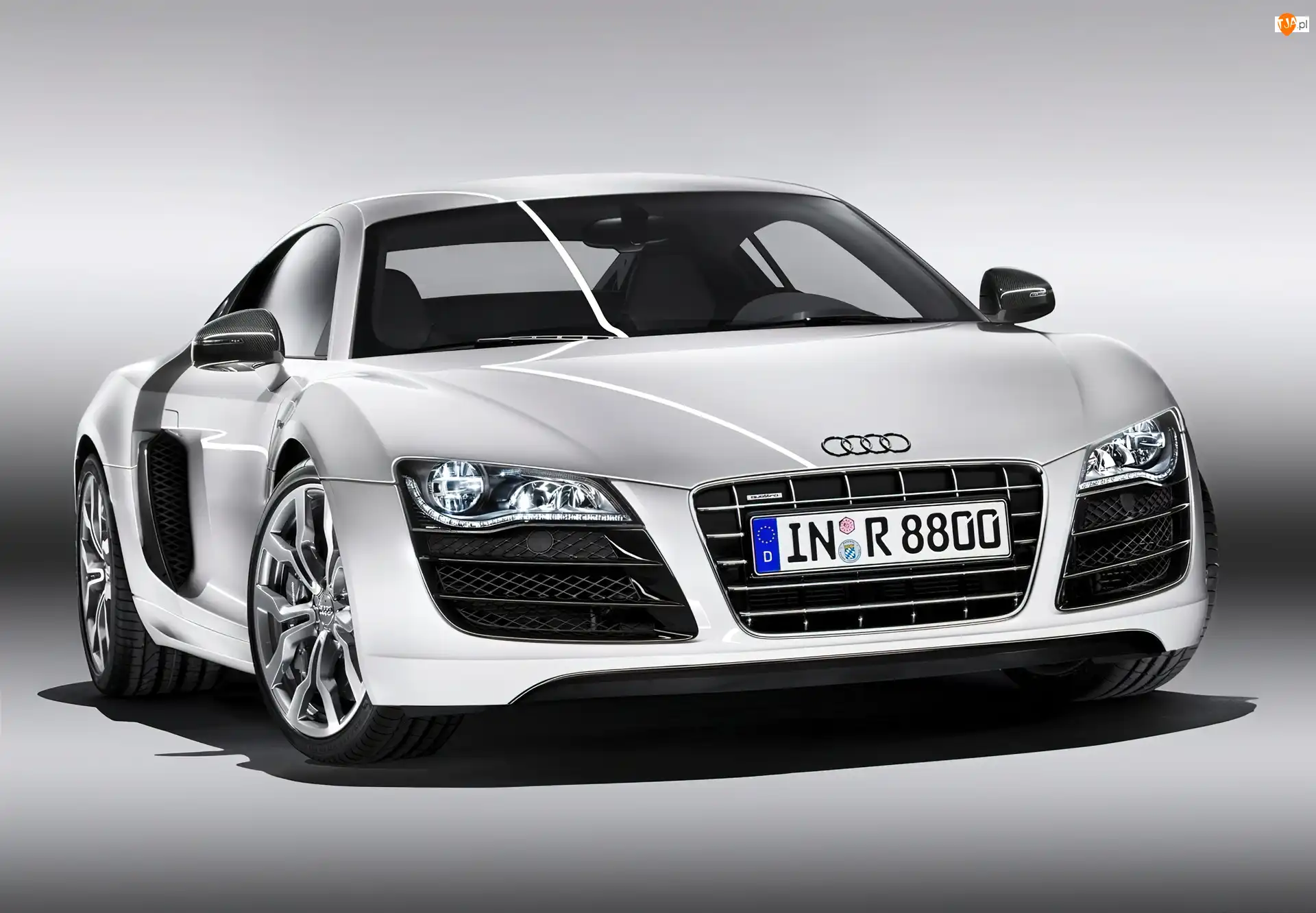Maska, Audi R8, Biała