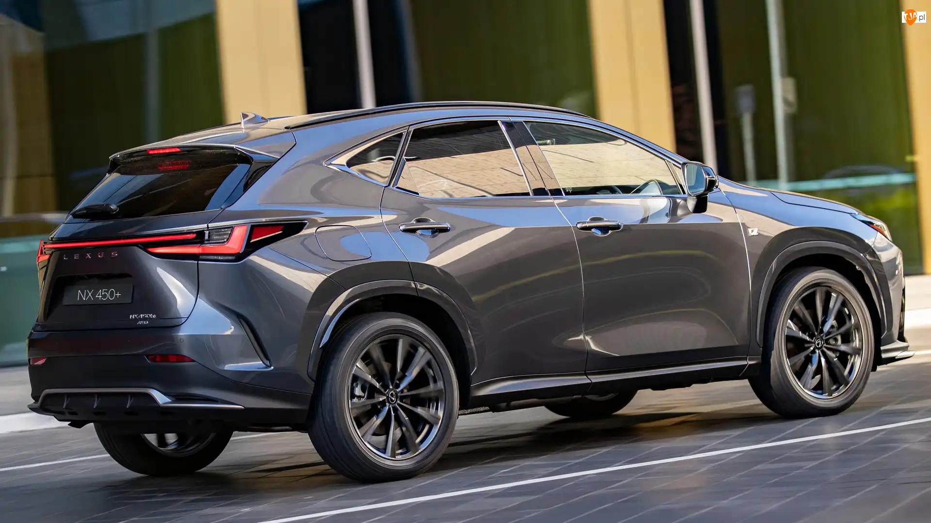 Bok, Lexus NX Plug-in Hybrid F Sport