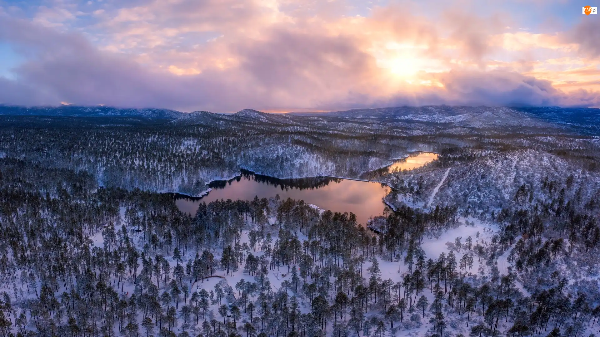 Z lotu ptaka, Zima, Goldwater Lake, Arizona, Góry, Drzewa, Stany Zjednoczone, Jeziora