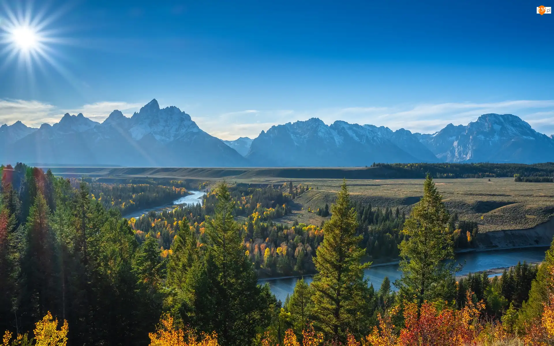 Las, Chmury, Promienie słońca, Rzeka, Góry, Stan Wyoming, Drzewa, Park Narodowy Grand Teton, Snake River, Teton Range, Stany Zjednoczone