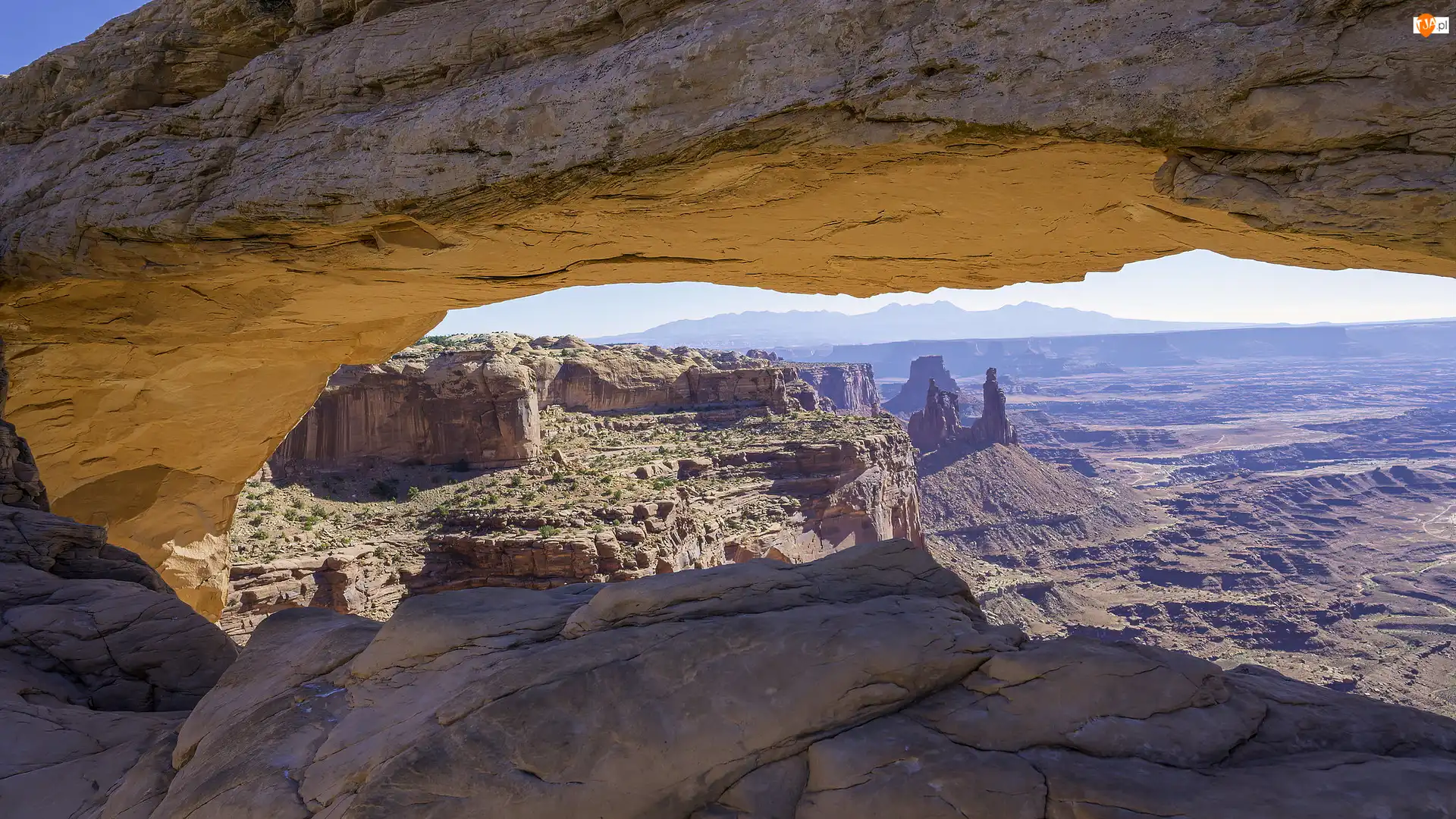 Góry, Słońce, Stany Zjednoczone, Skały, Stan Utah, Park Narodowy Canyonlands, Roślinność