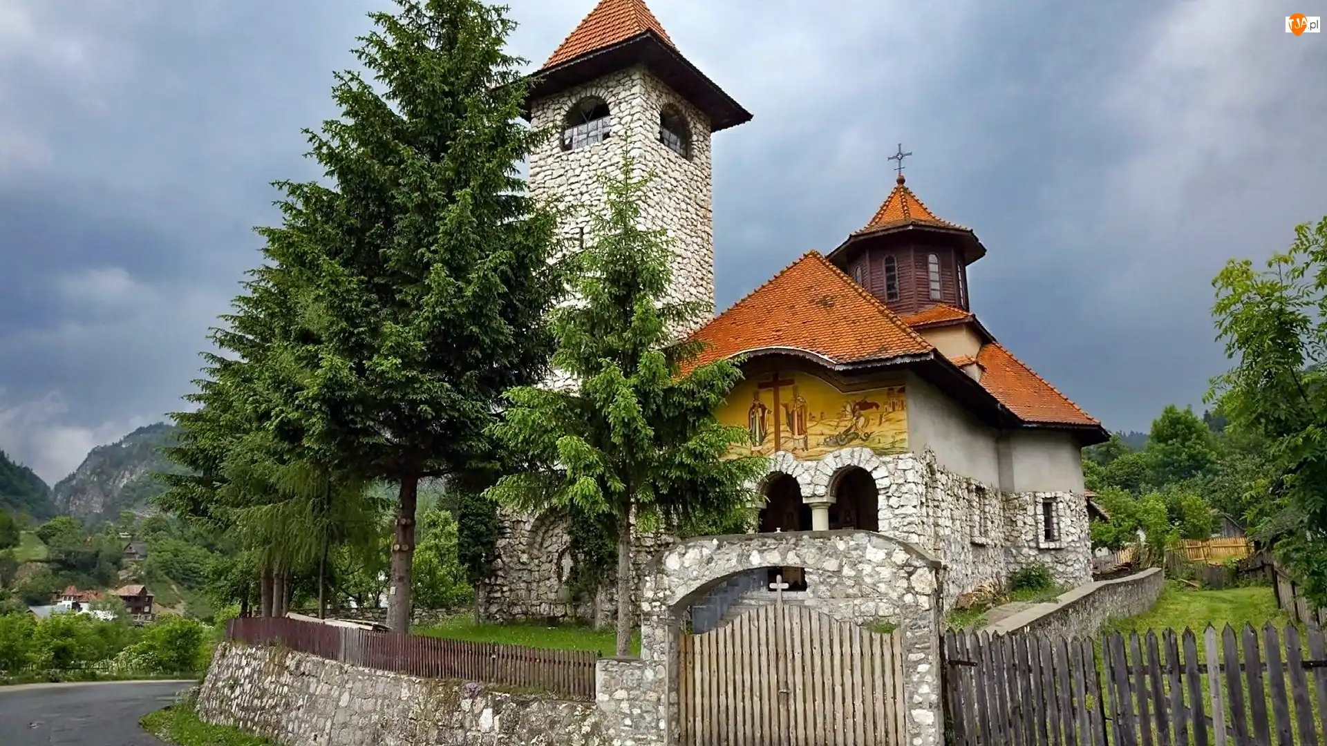 Domy, Roślionność, Kościół, Braszów, Wzgórza
