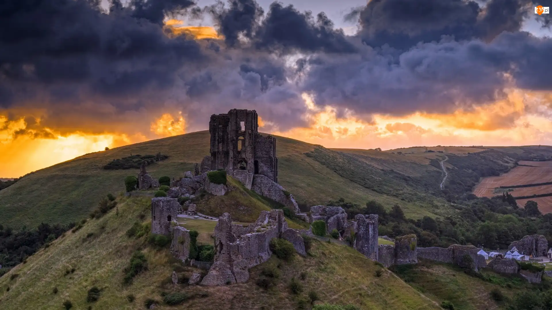 Chmury, Wzgórze, Anglia, Wschód słońca, Hrabstwo Dorset, Zamek w Corfe Castle, Ruiny