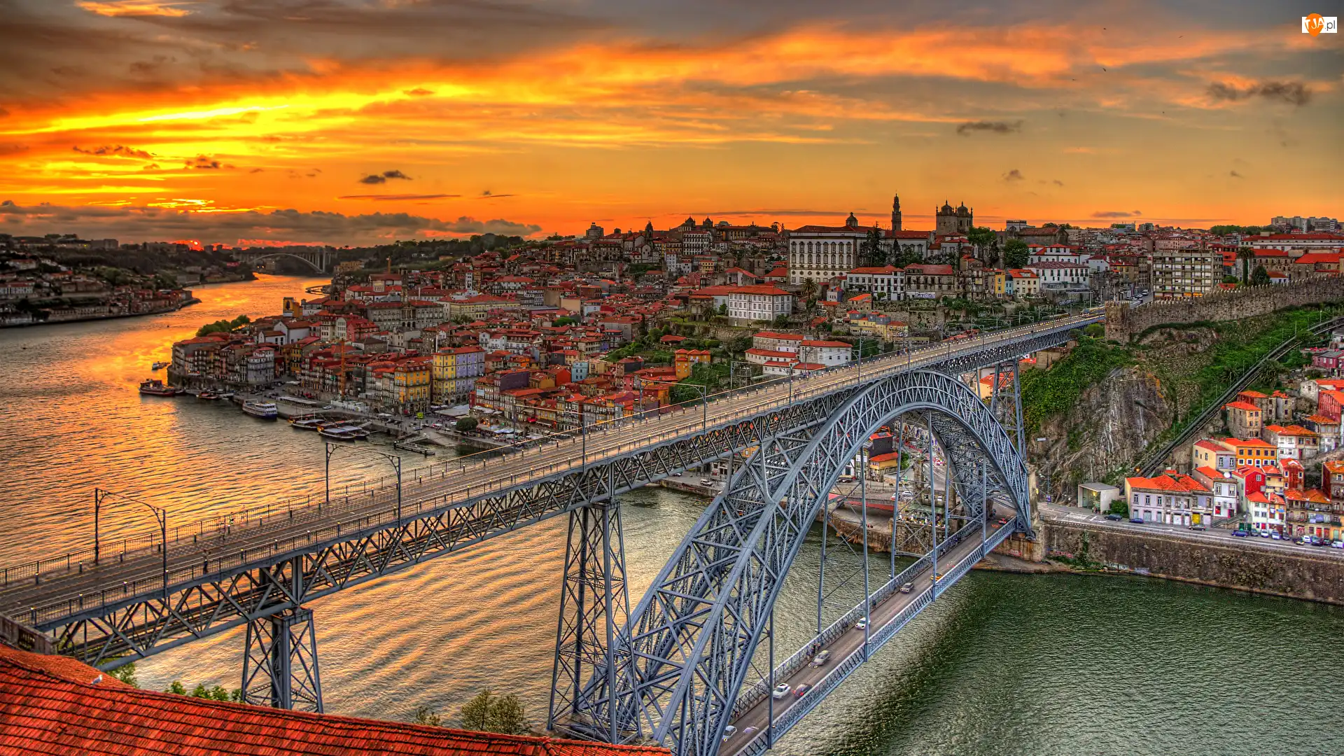 Miasto, Porto, Zachód słońca, Portugalia, Domy, Most, Rzeka Duero